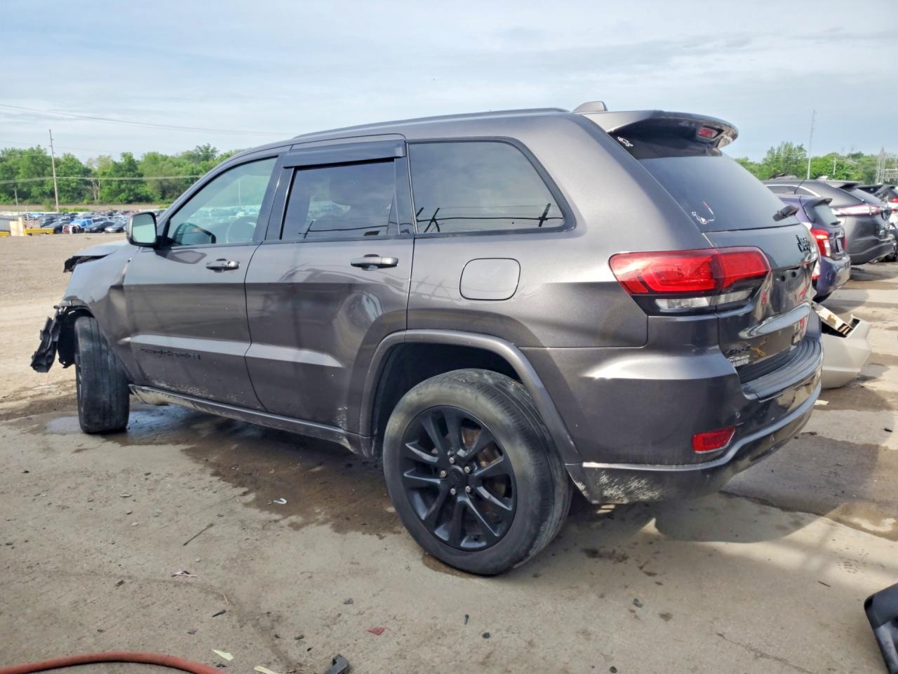 2018 Jeep Grand Cherokee Laredo Серый vin: 1C4RJFAG5JC103739