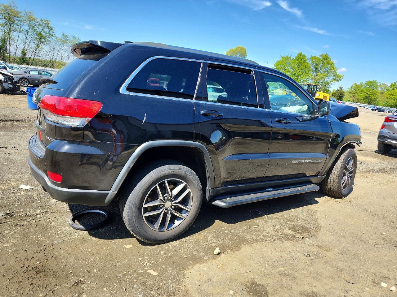 2018 Jeep Grand Cherokee Laredo Черный vin: 1C4RJFAG5JC454084
