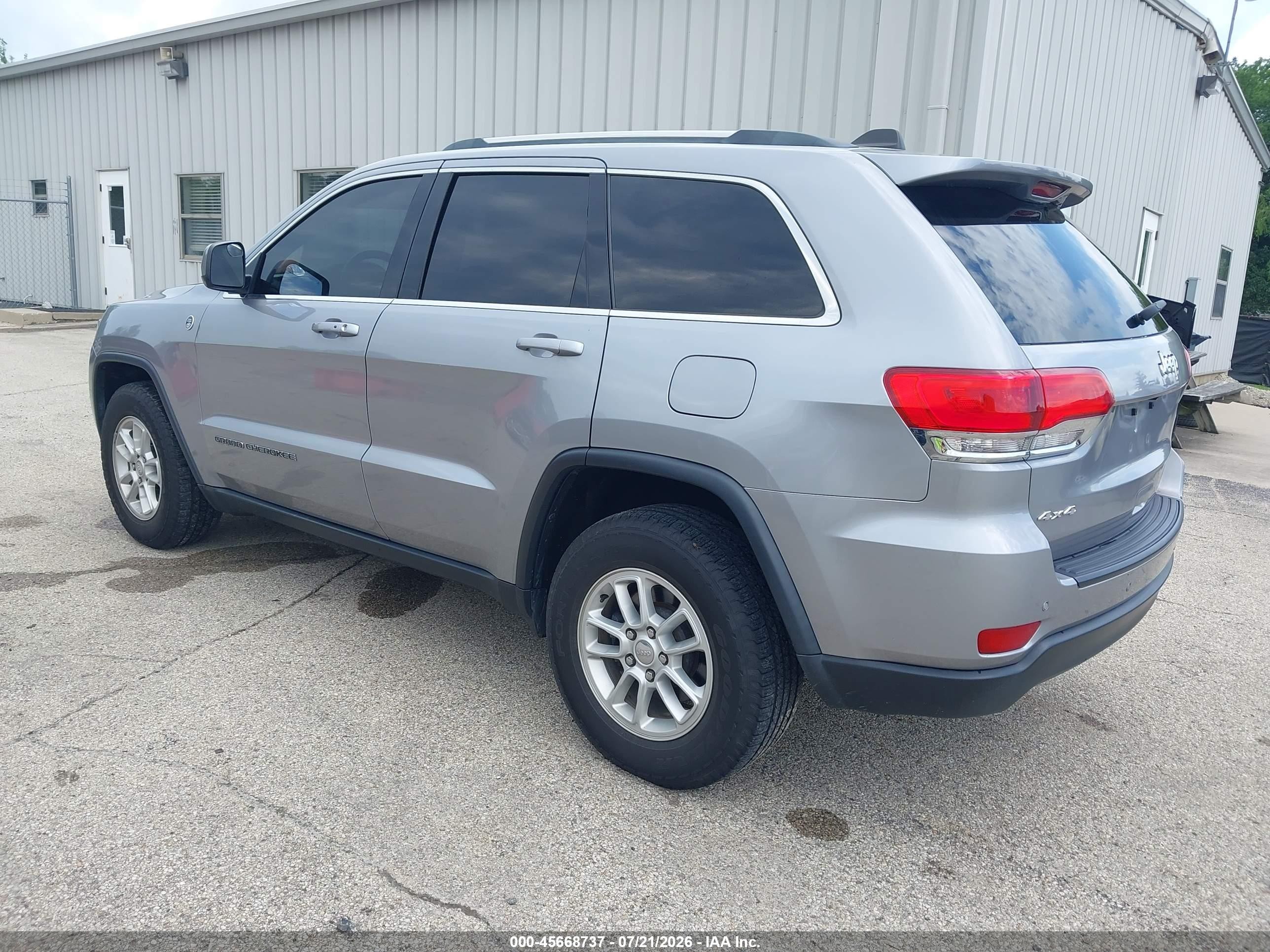 2019 Jeep Grand Cherokee Laredo E 4x4 Silver vin: 1C4RJFAG5KC837038