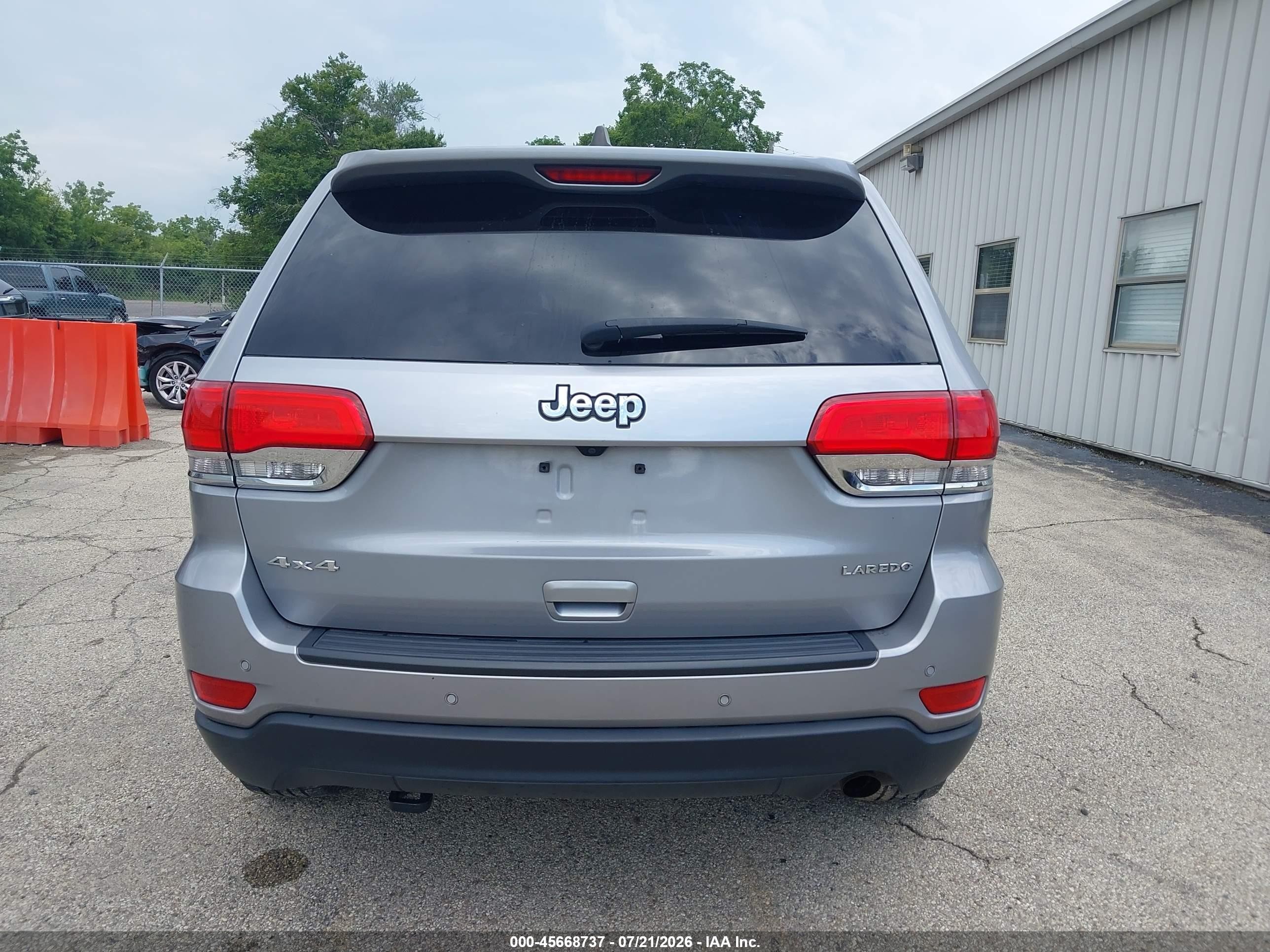 2019 Jeep Grand Cherokee Laredo E 4x4 Silver vin: 1C4RJFAG5KC837038