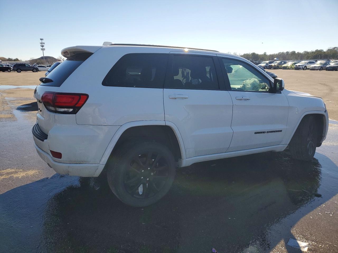 2019 Jeep Grand Cherokee Laredo White vin: 1C4RJFAG5KC838013