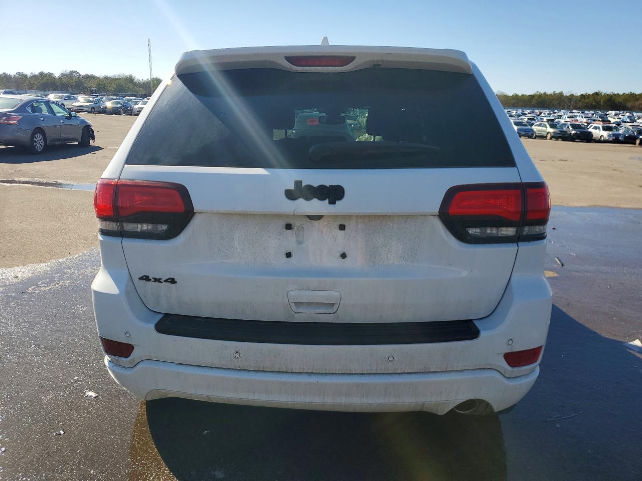 2019 Jeep Grand Cherokee Laredo White vin: 1C4RJFAG5KC838013