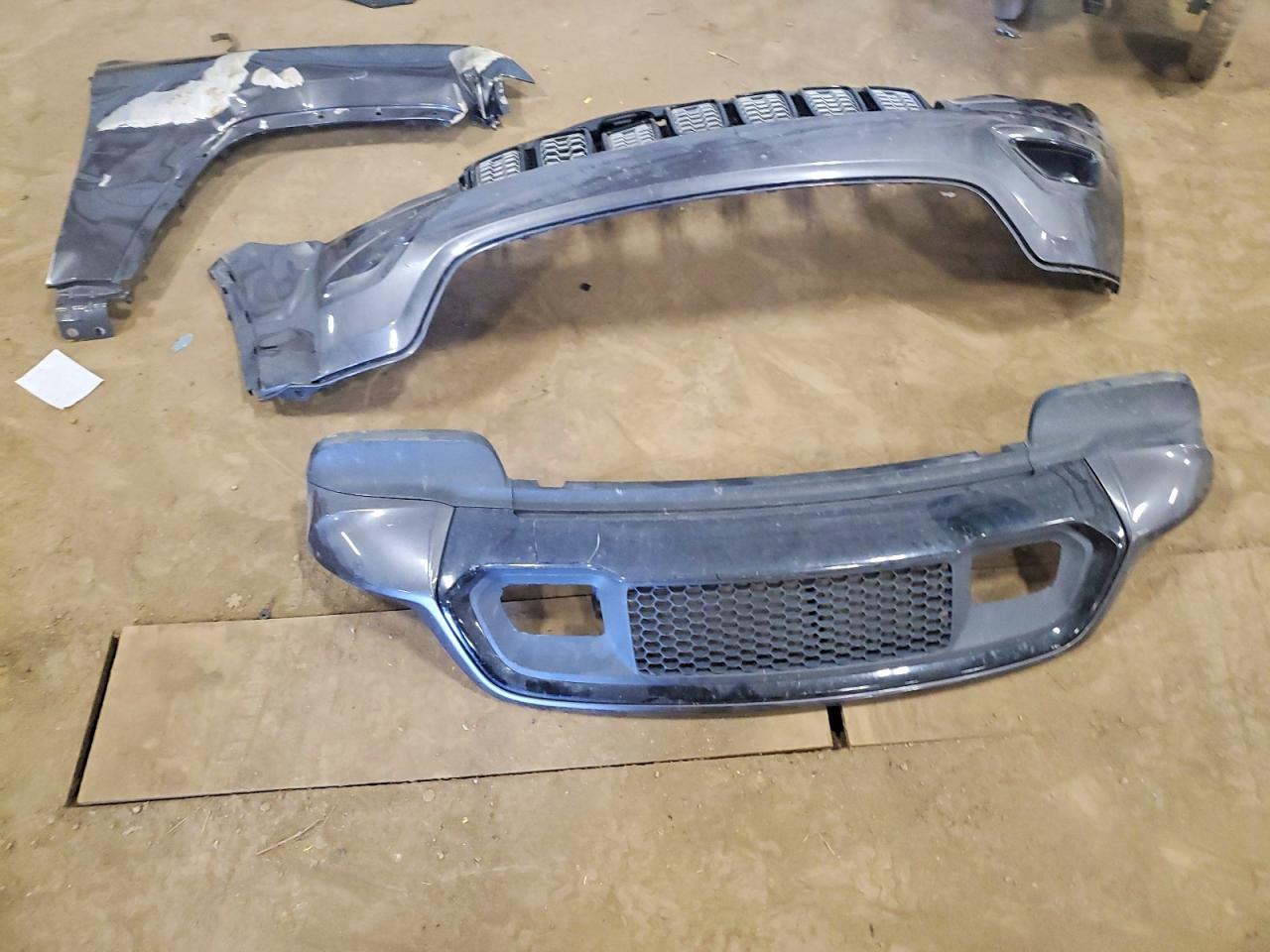 2020 Jeep Grand Cherokee Laredo Gray vin: 1C4RJFAG5LC401159