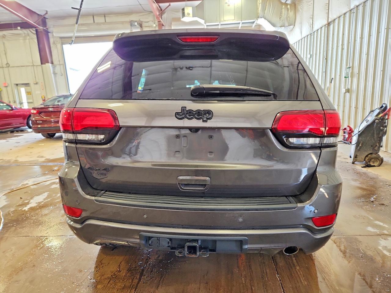 2020 Jeep Grand Cherokee Laredo Gray vin: 1C4RJFAG5LC437191