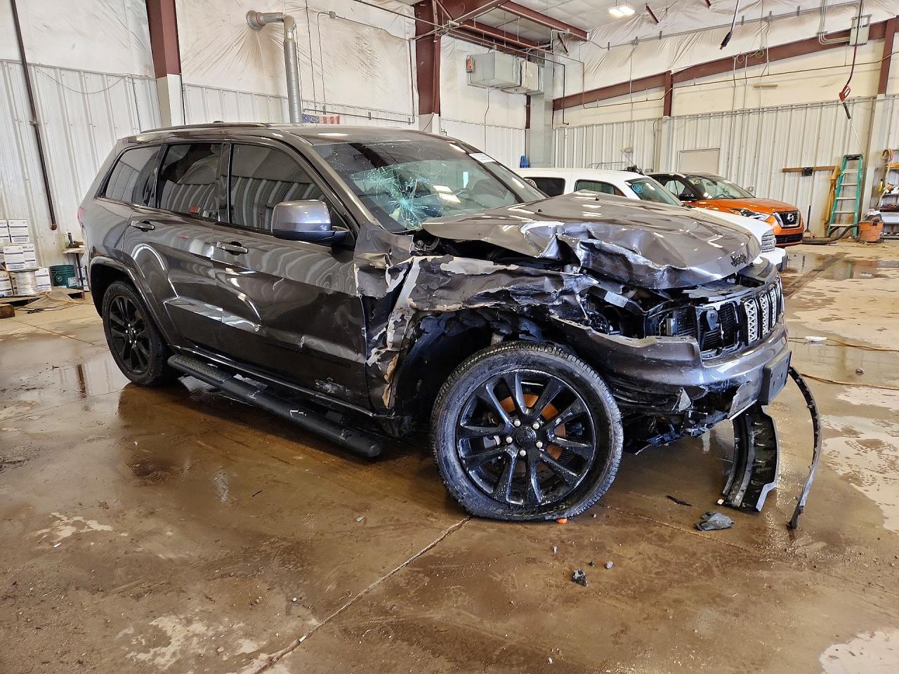 2020 Jeep Grand Cherokee Laredo Gray vin: 1C4RJFAG5LC437191
