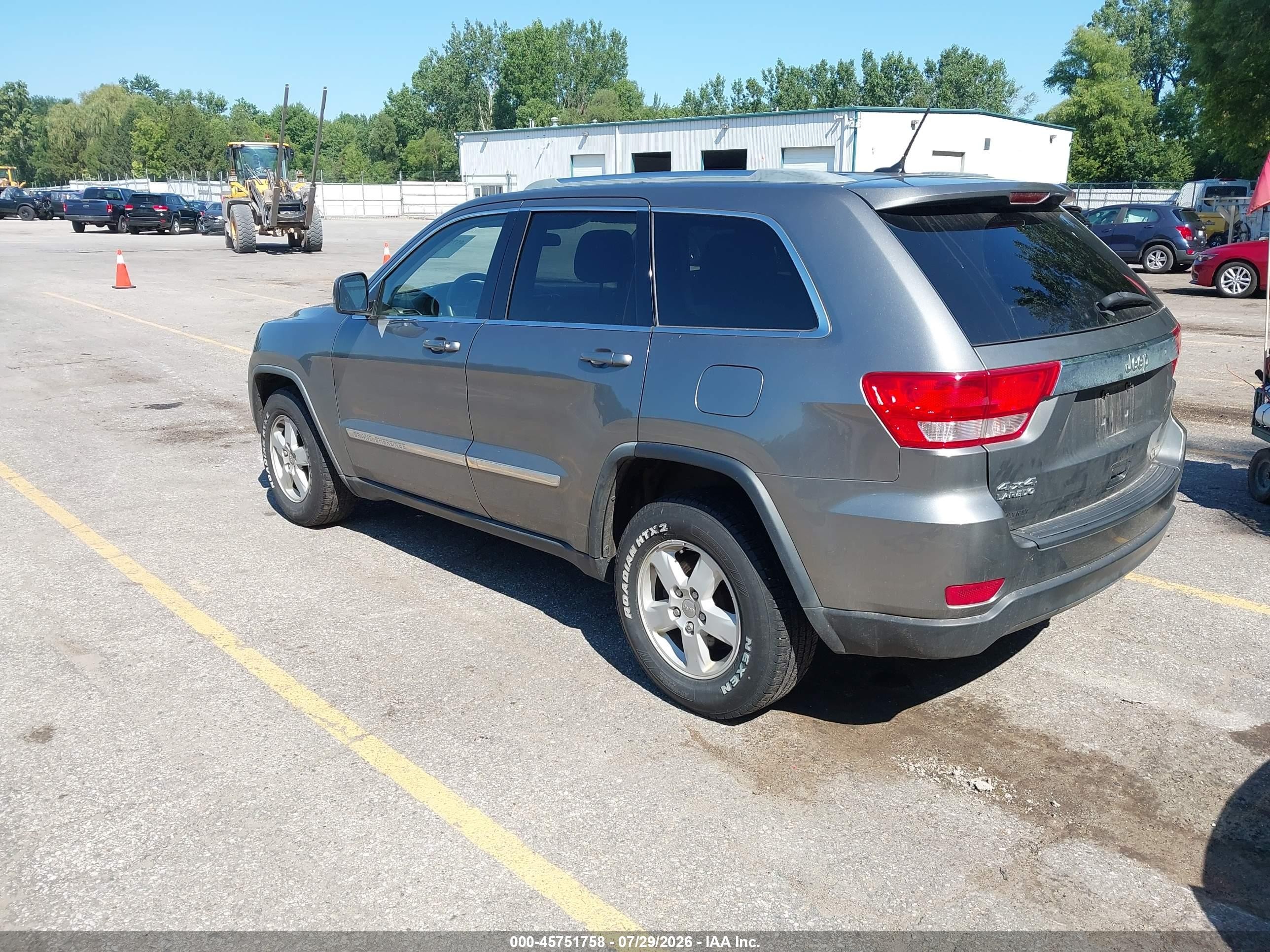 2012 Jeep Grand Cherokee Laredo Silver vin: 1C4RJFAG6CC125204