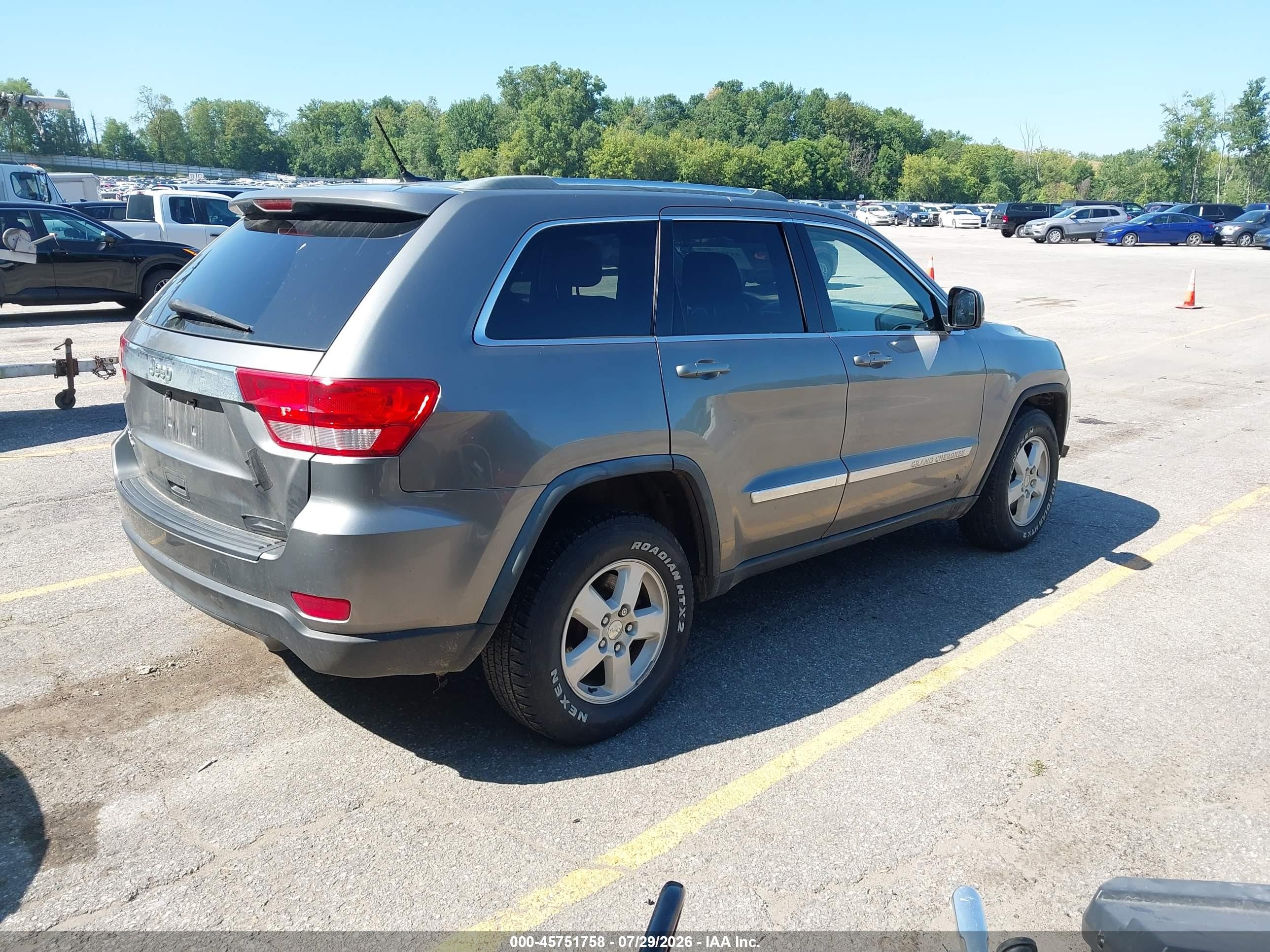 2012 Jeep Grand Cherokee Laredo Silver vin: 1C4RJFAG6CC125204