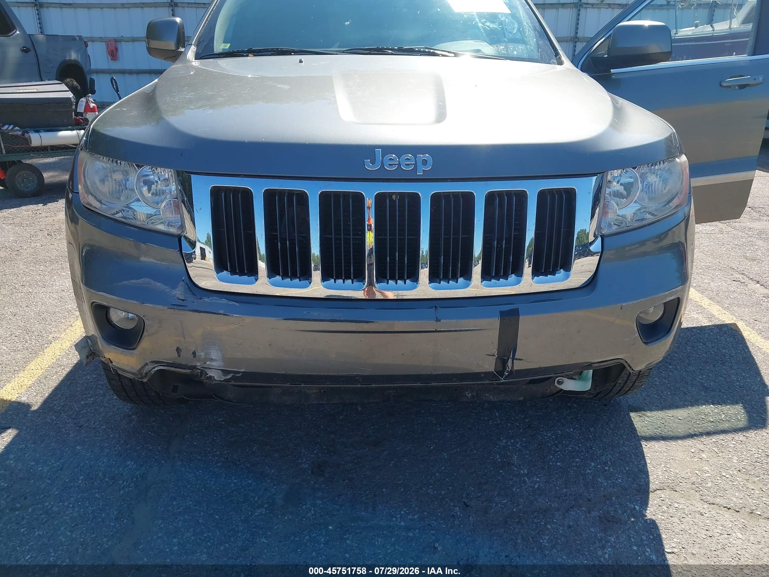 2012 Jeep Grand Cherokee Laredo Silver vin: 1C4RJFAG6CC125204