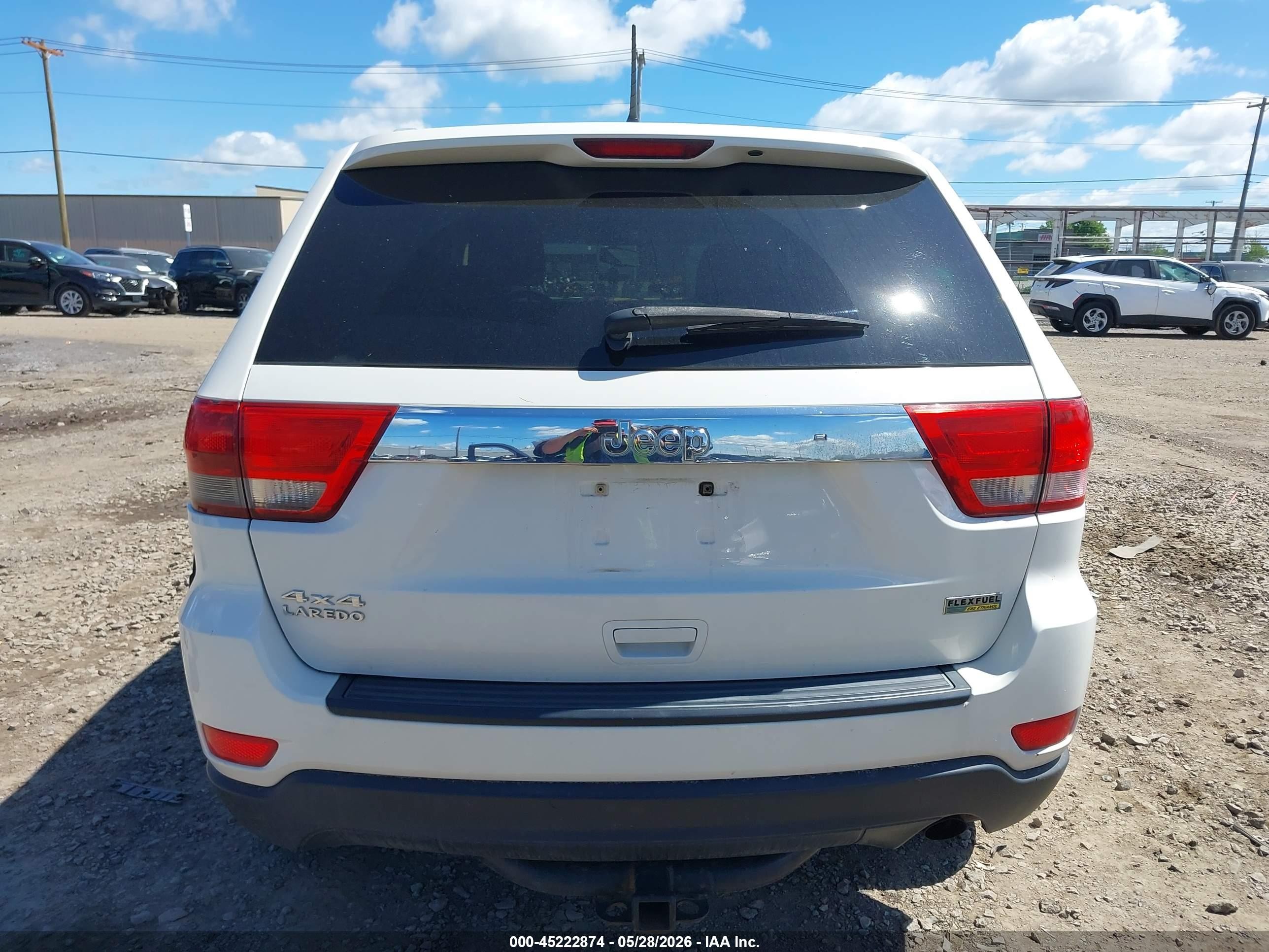 2012 Jeep Grand Cherokee Laredo White vin: 1C4RJFAG6CC162172