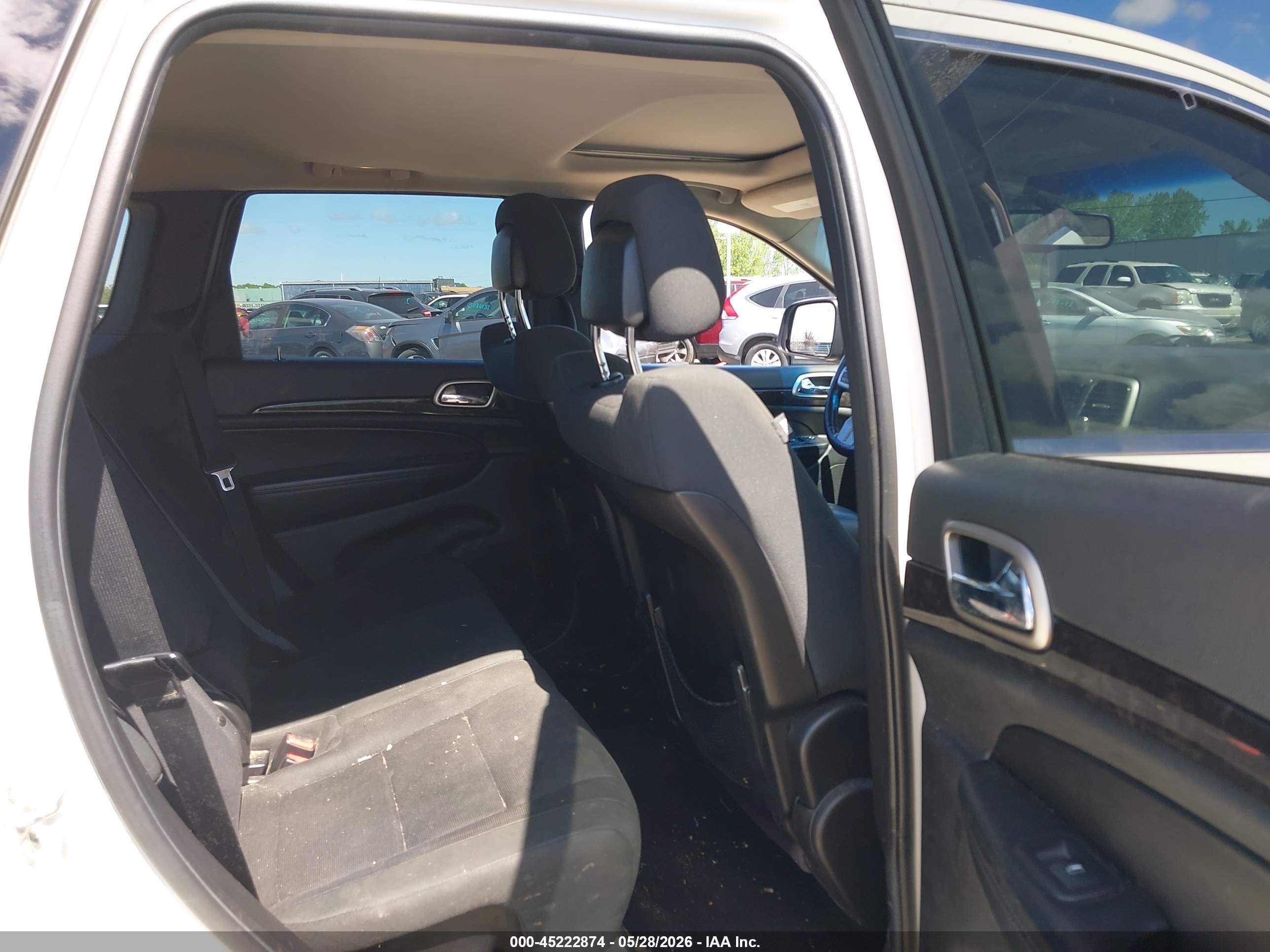 2012 Jeep Grand Cherokee Laredo White vin: 1C4RJFAG6CC162172