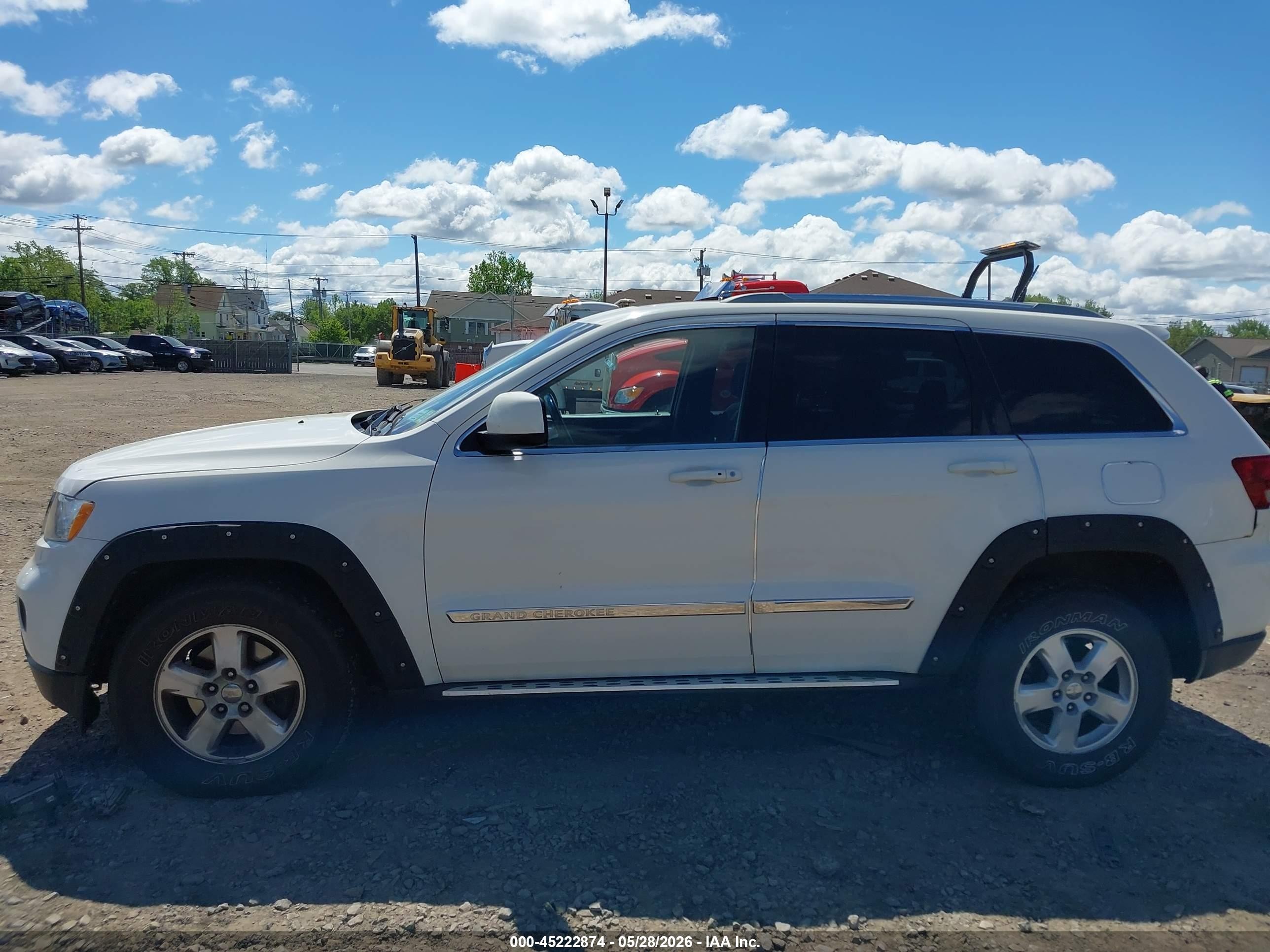 2012 Jeep Grand Cherokee Laredo White vin: 1C4RJFAG6CC162172