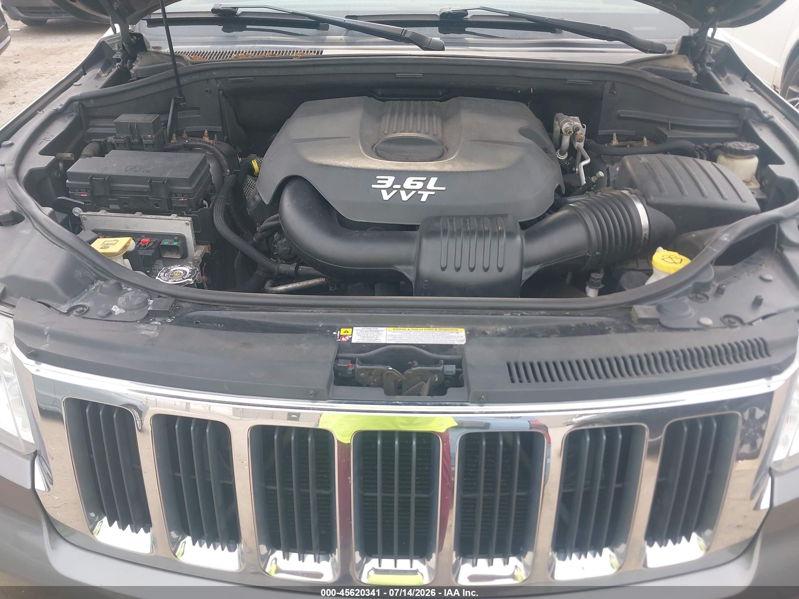 2012 Jeep Grand Cherokee Laredo Silver vin: 1C4RJFAG6CC213931