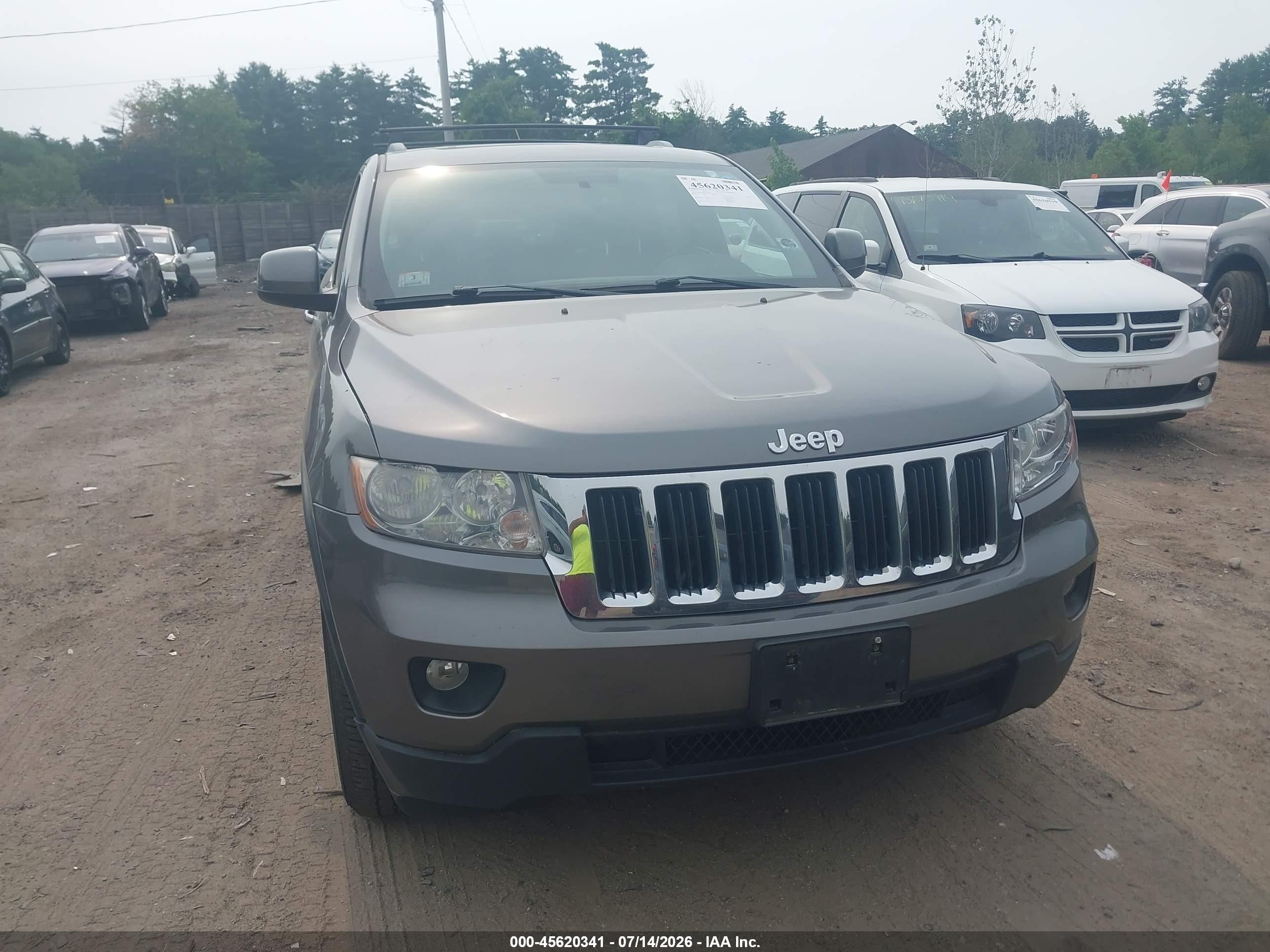 2012 Jeep Grand Cherokee Laredo Silver vin: 1C4RJFAG6CC213931