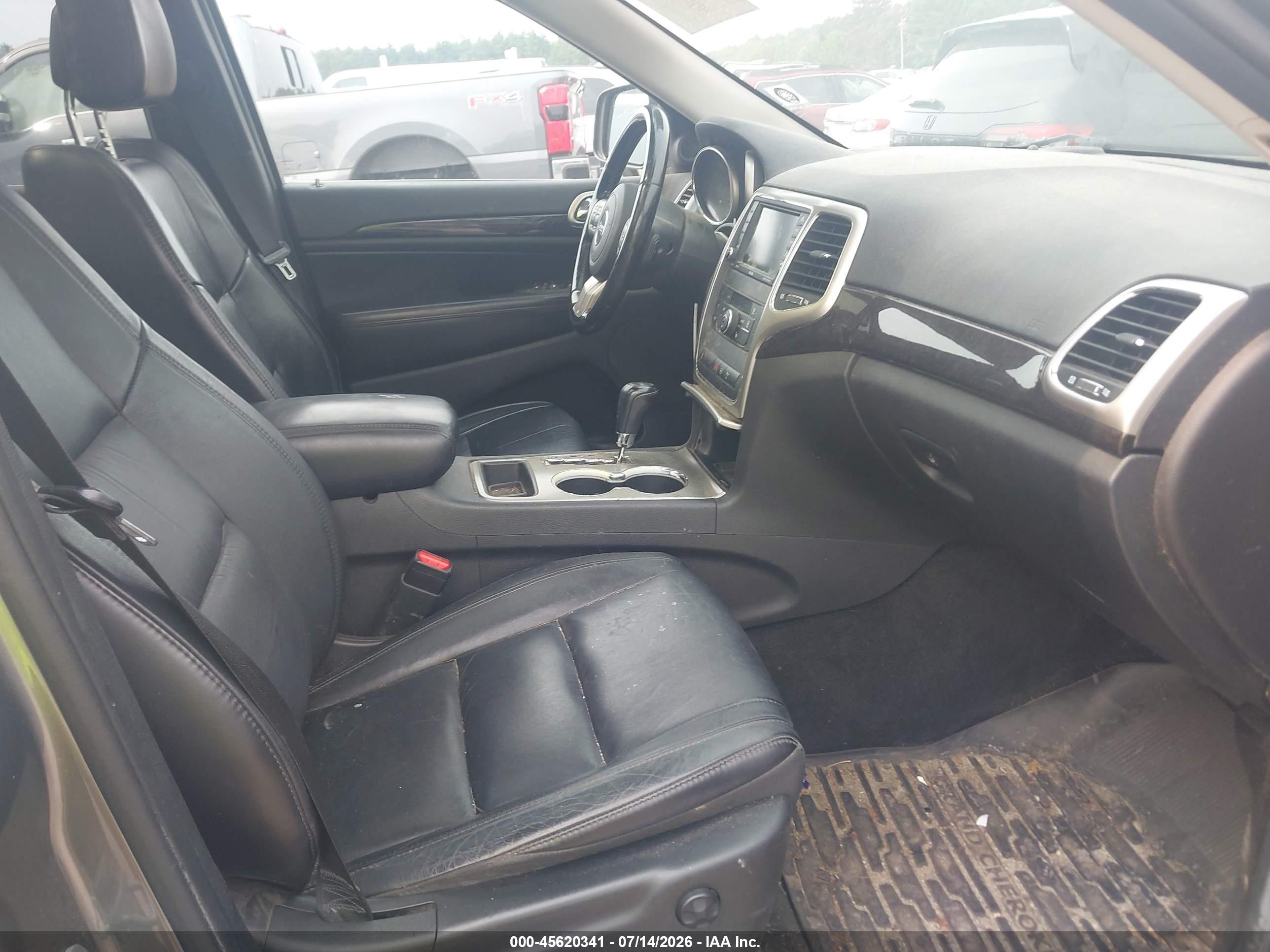 2012 Jeep Grand Cherokee Laredo Silver vin: 1C4RJFAG6CC213931