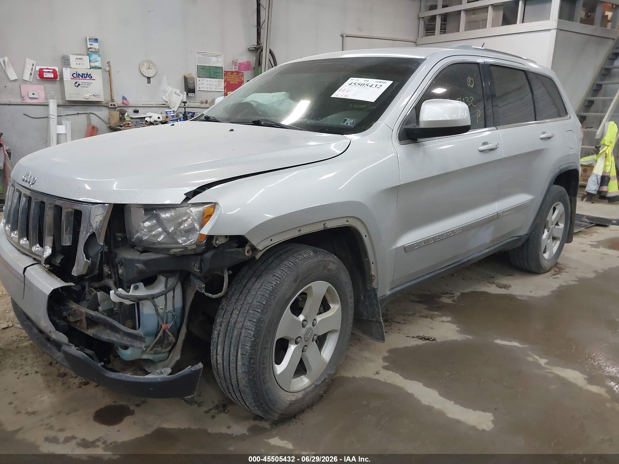 2012 Jeep Grand Cherokee Laredo Silver vin: 1C4RJFAG6CC226789