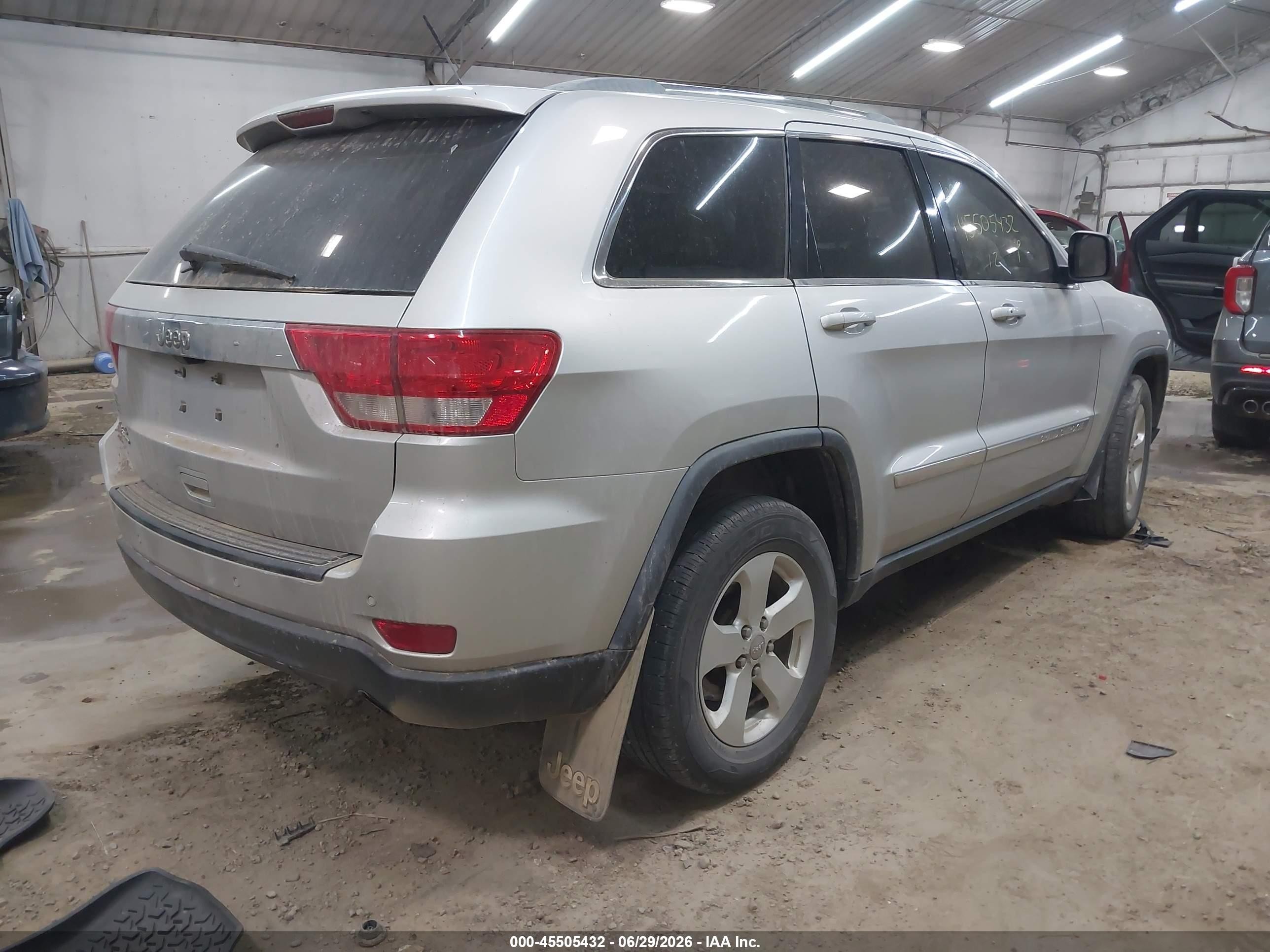 2012 Jeep Grand Cherokee Laredo Silver vin: 1C4RJFAG6CC226789