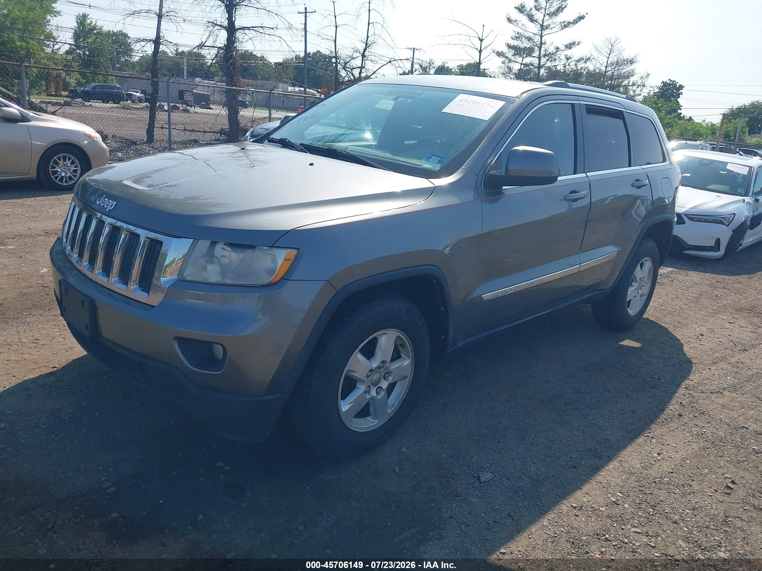 2012 Jeep Grand Cherokee Laredo Gray vin: 1C4RJFAG6CC263647