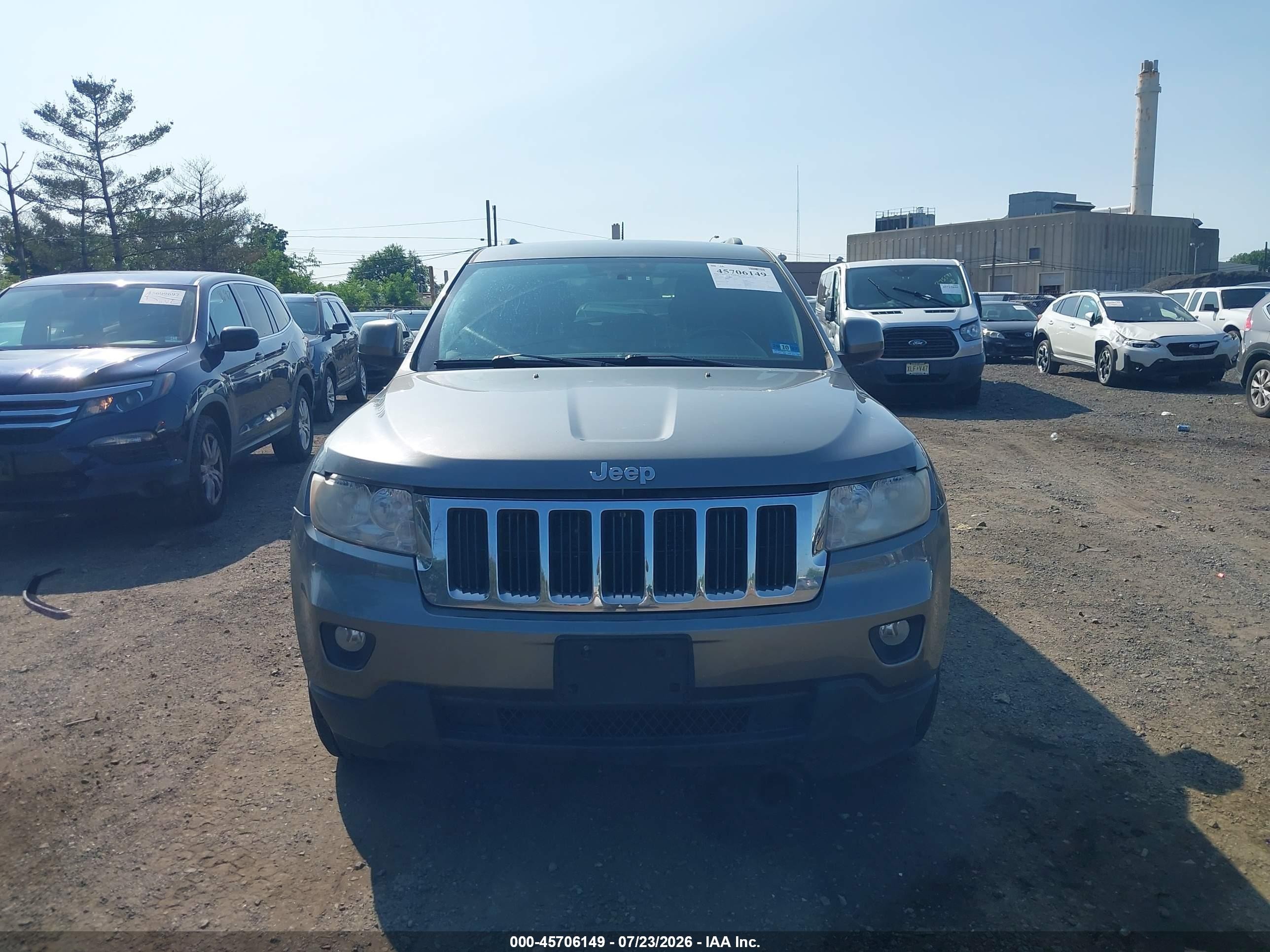2012 Jeep Grand Cherokee Laredo Gray vin: 1C4RJFAG6CC263647