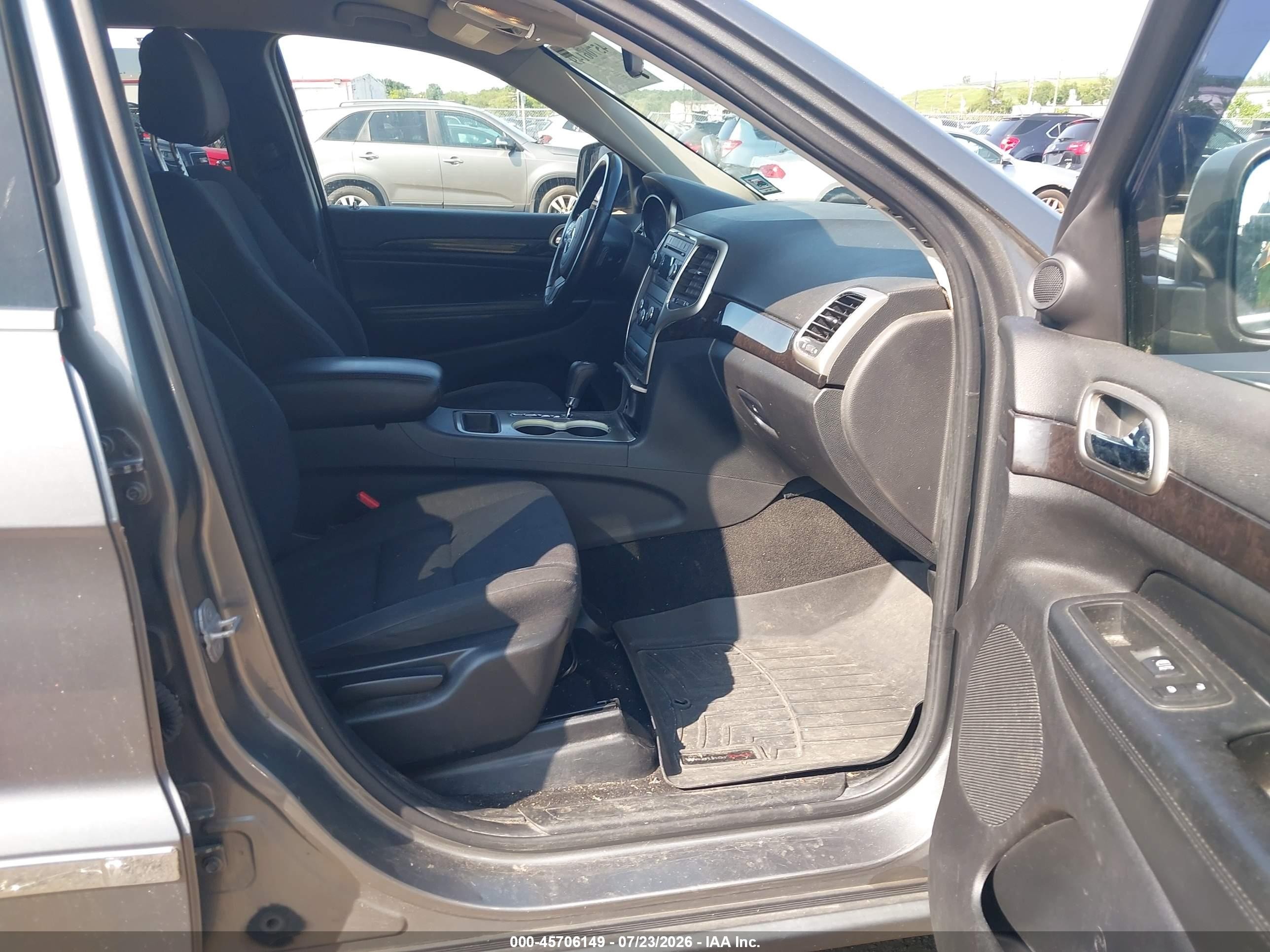 2012 Jeep Grand Cherokee Laredo Gray vin: 1C4RJFAG6CC263647