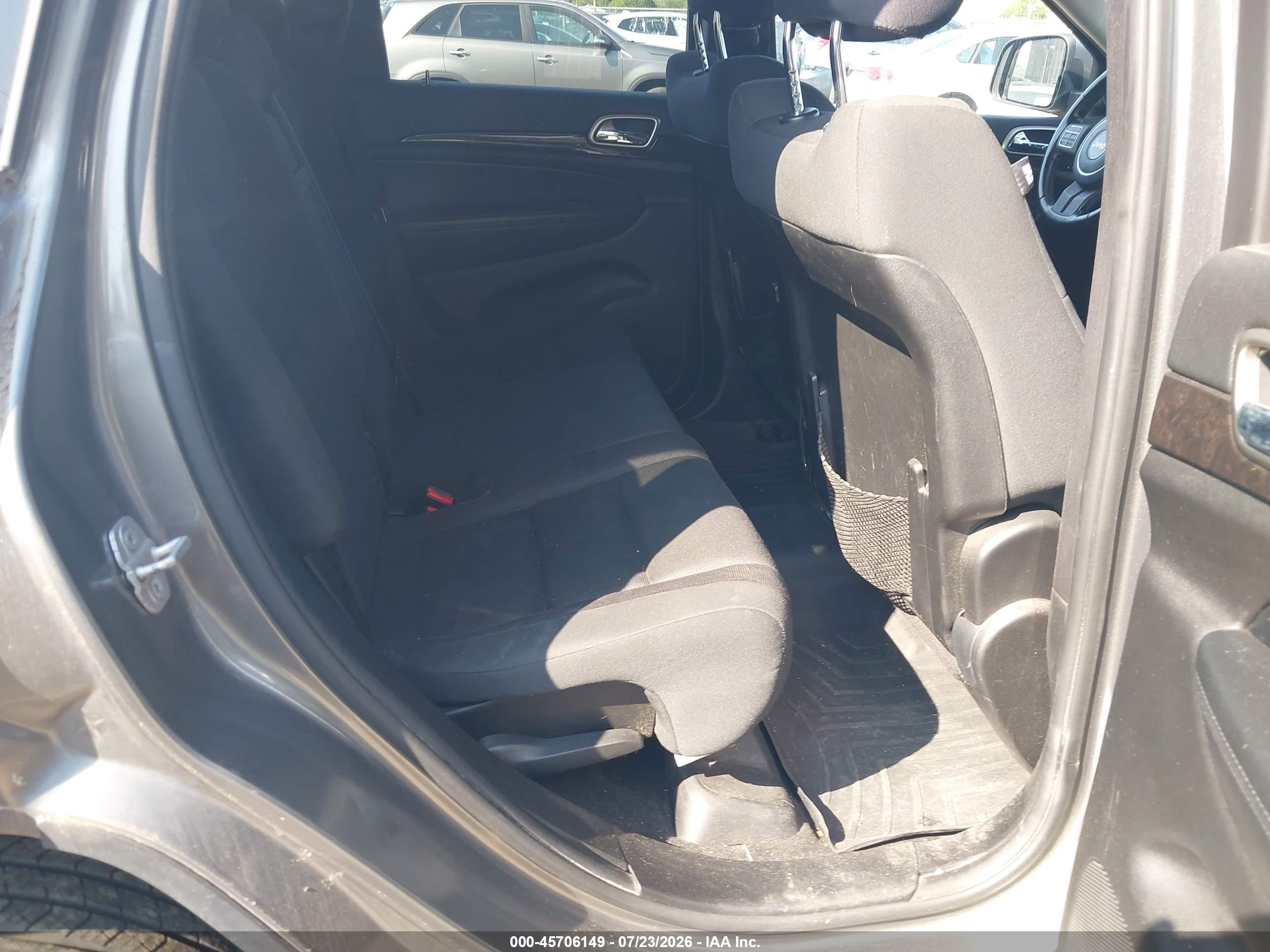 2012 Jeep Grand Cherokee Laredo Gray vin: 1C4RJFAG6CC263647