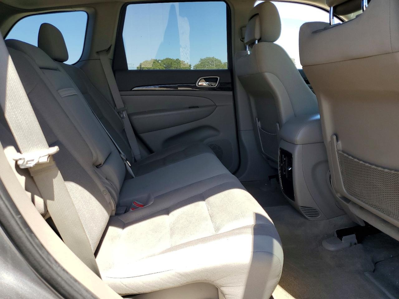 2012 Jeep Grand Cherokee Laredo Gray vin: 1C4RJFAG6CC274146