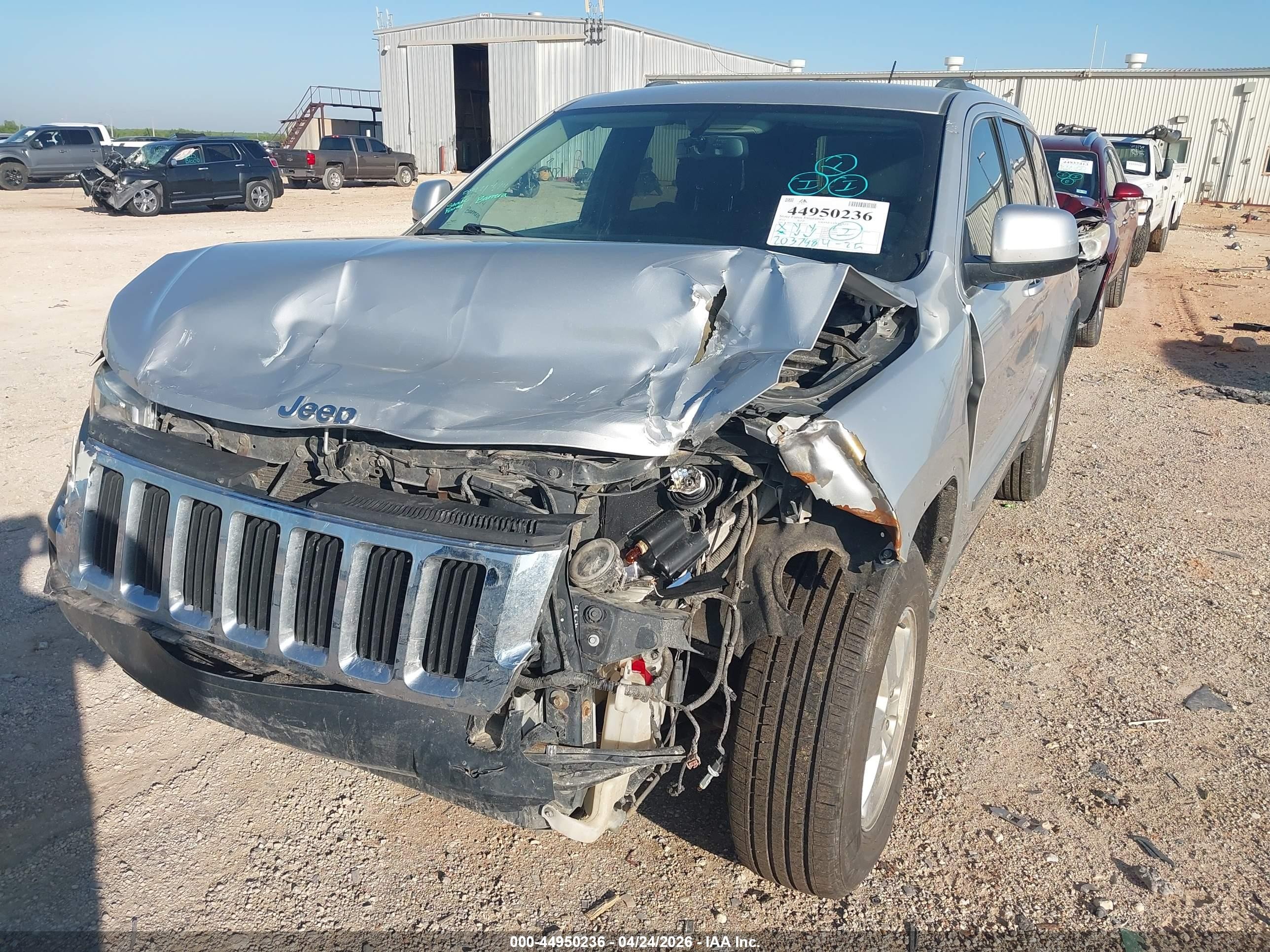 2012 Jeep Grand Cherokee Laredo Silver vin: 1C4RJFAG6CC301992