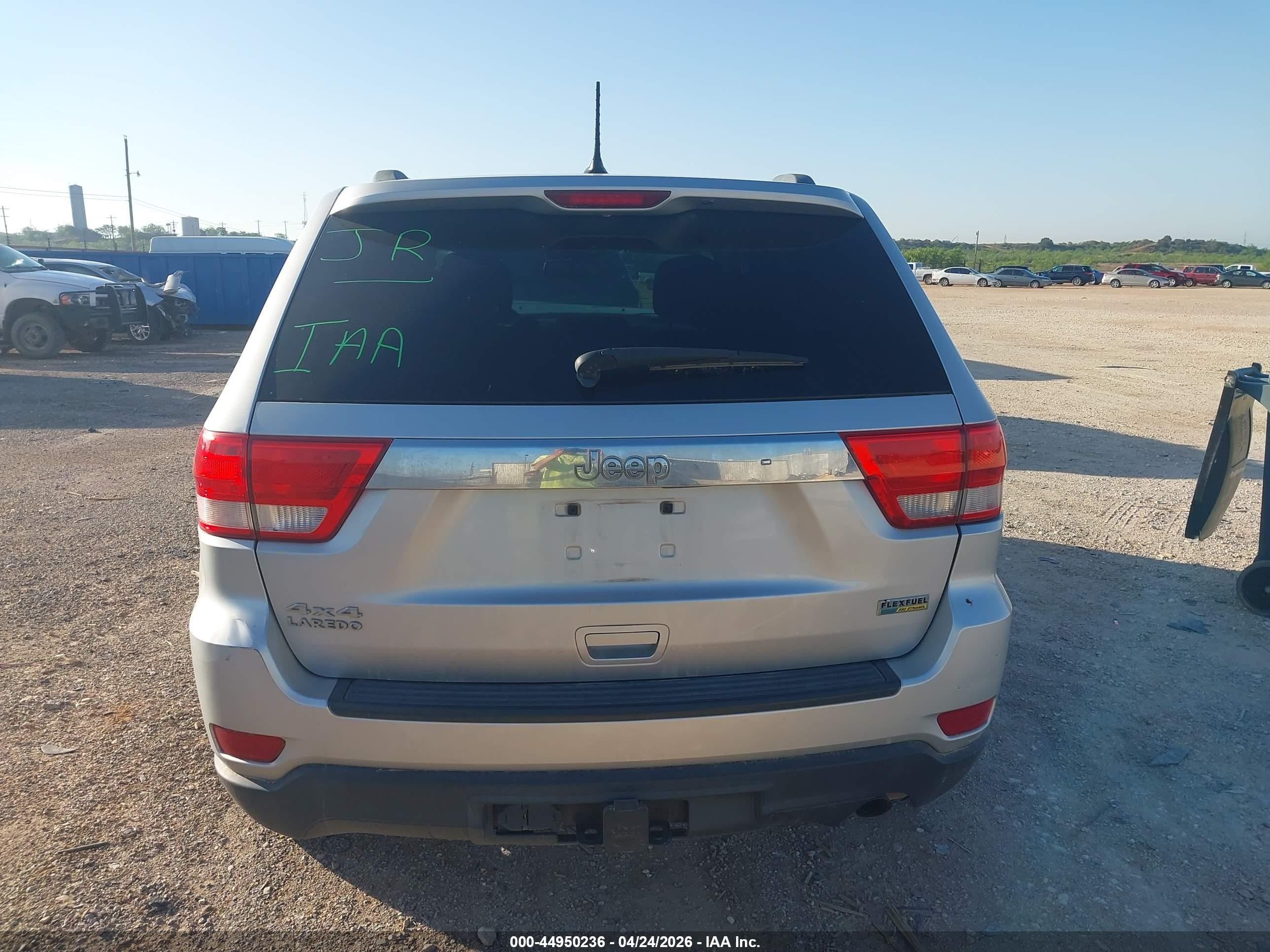 2012 Jeep Grand Cherokee Laredo Silver vin: 1C4RJFAG6CC301992