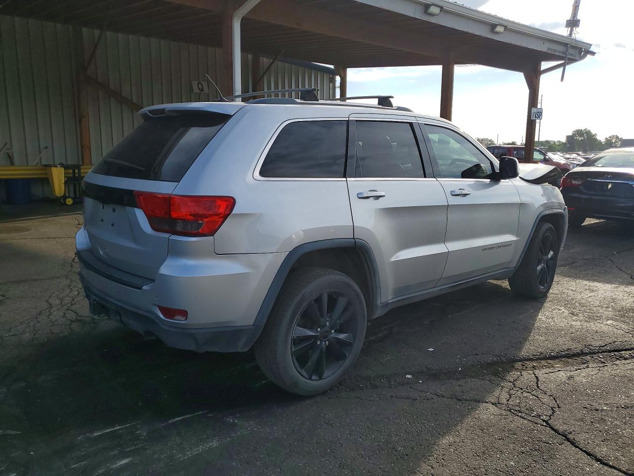 2012 Jeep Grand Cherokee Laredo Silver vin: 1C4RJFAG6CC329405