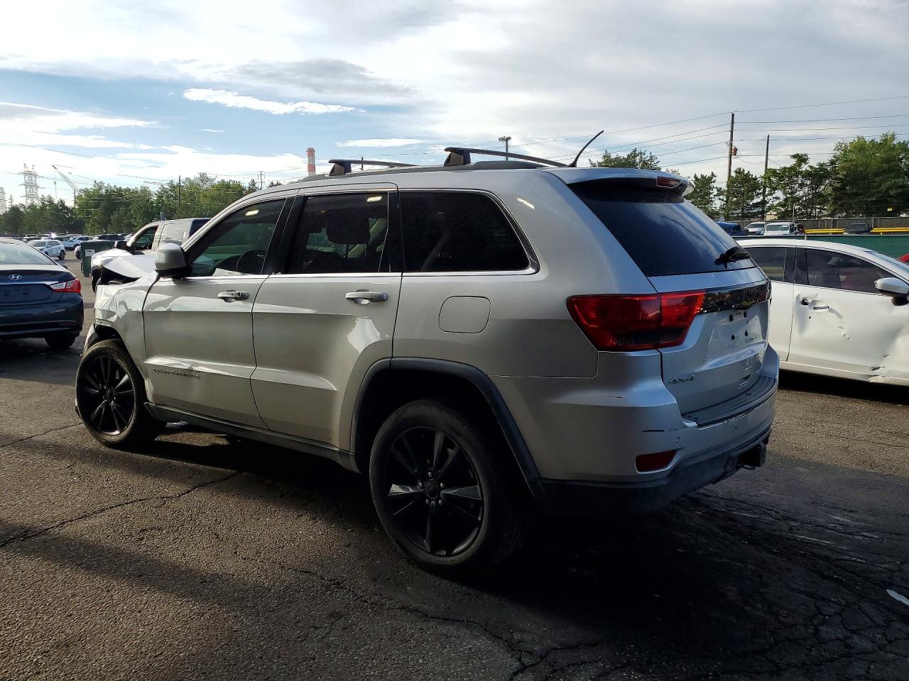 2012 Jeep Grand Cherokee Laredo Silver vin: 1C4RJFAG6CC329405