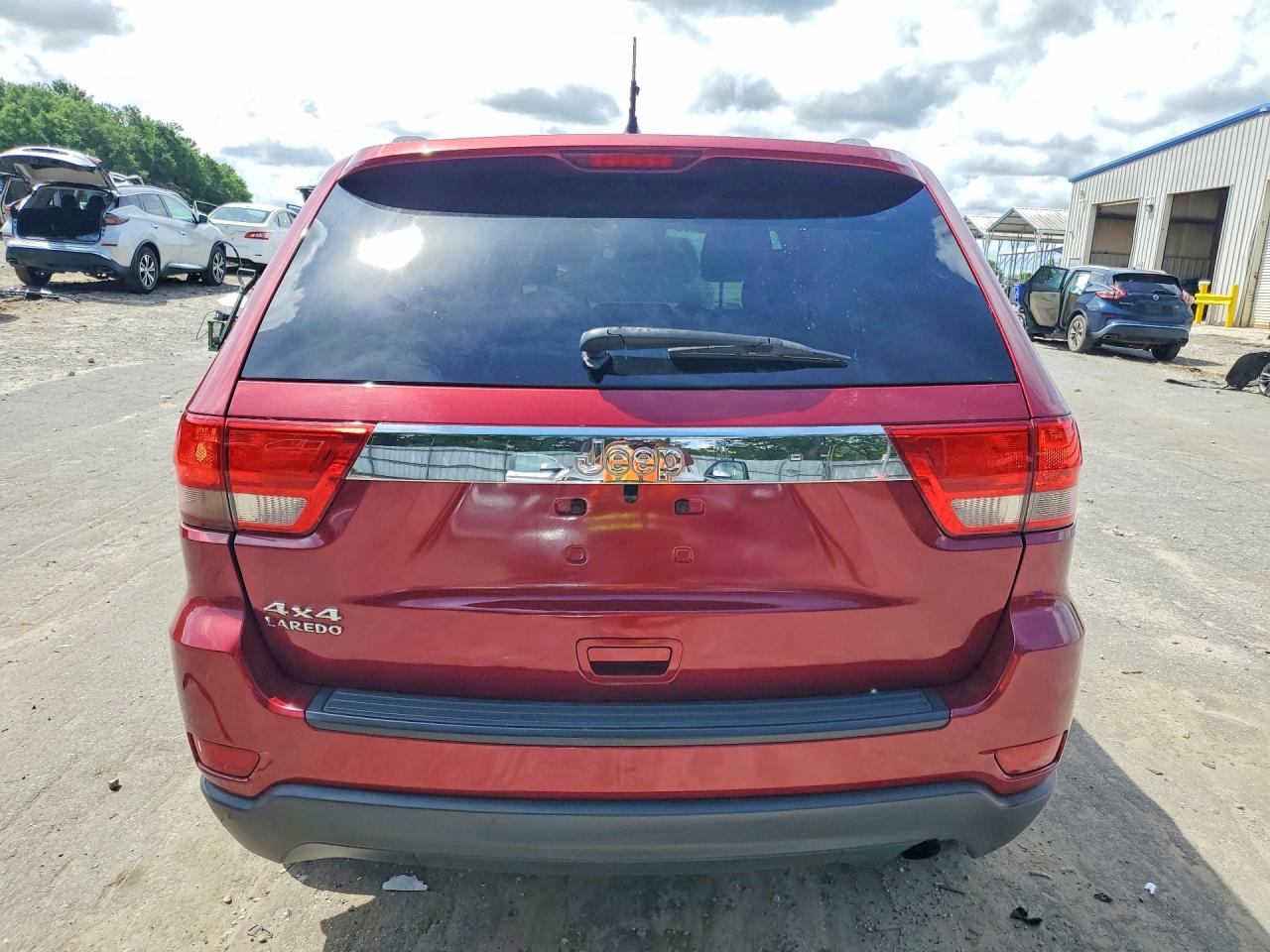 2013 Jeep Grand Cherokee Laredo Red vin: 1C4RJFAG6DC505998