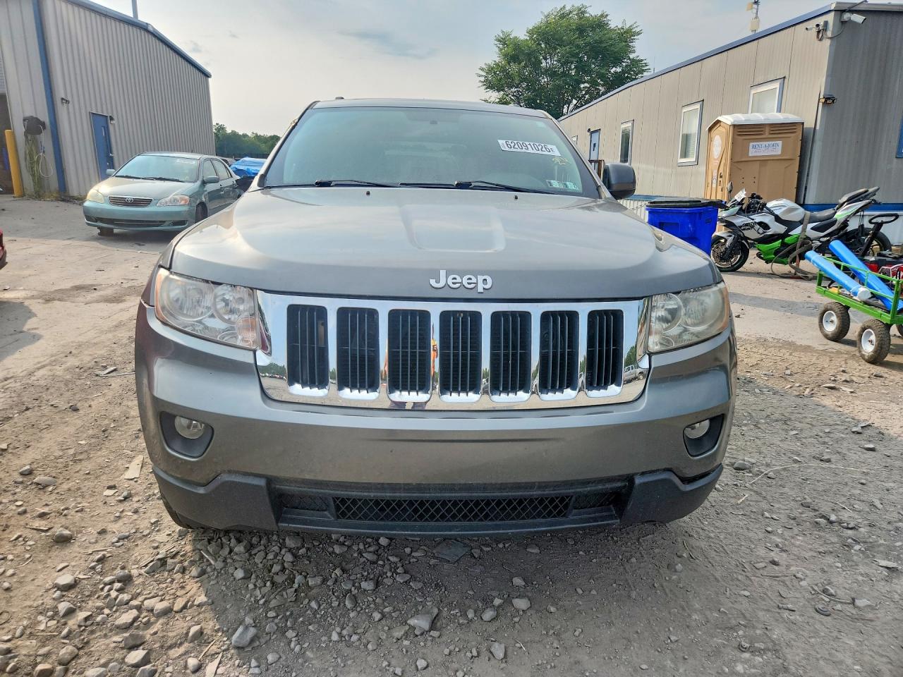 2013 Jeep Grand Cherokee Laredo Gray vin: 1C4RJFAG6DC528231