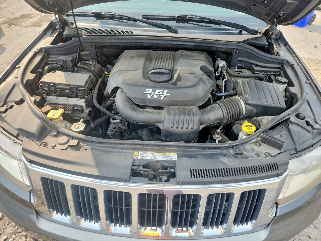 2013 Jeep Grand Cherokee Laredo Gray vin: 1C4RJFAG6DC528231