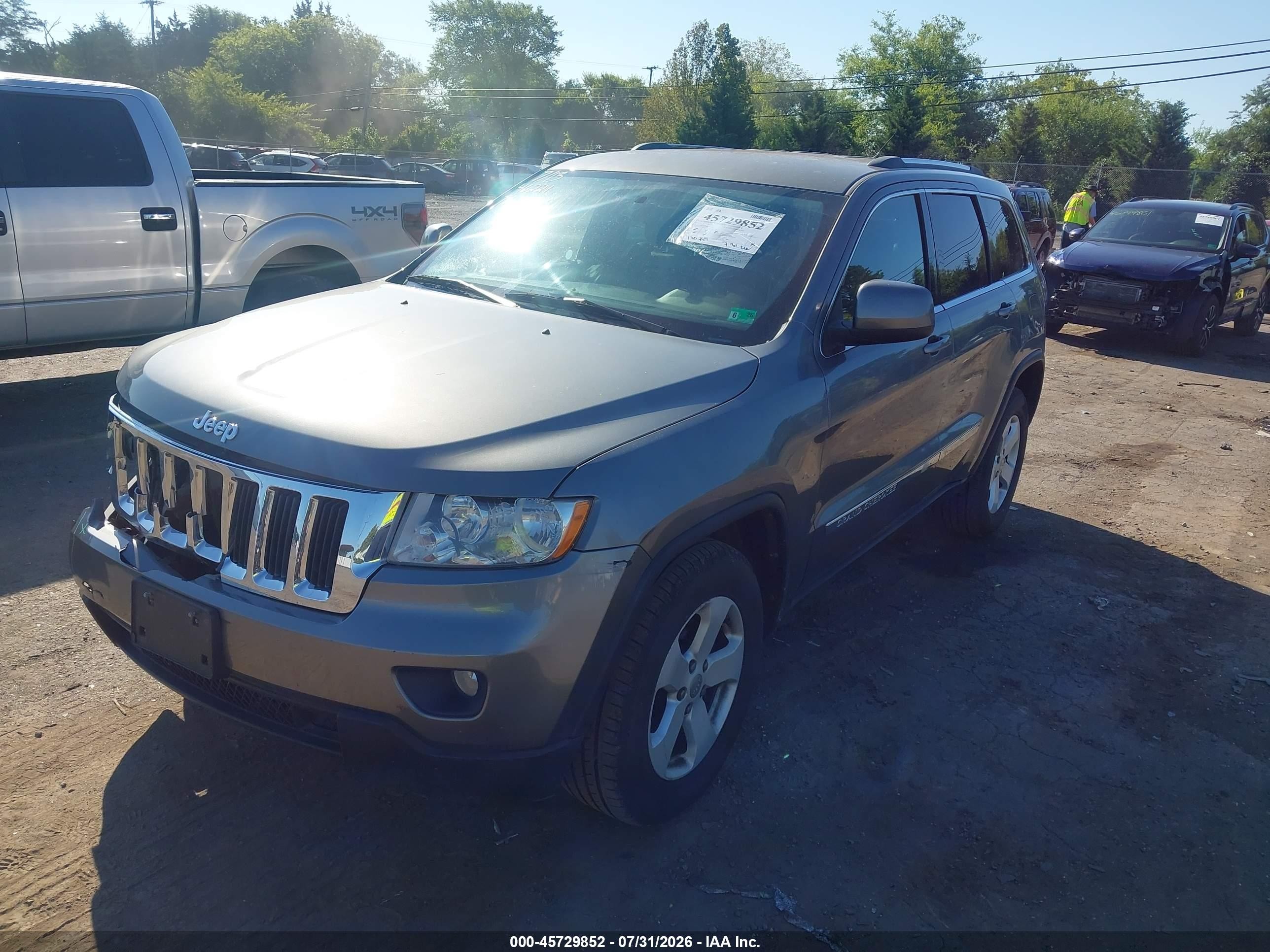 2013 Jeep Grand Cherokee Laredo Gray vin: 1C4RJFAG6DC542498