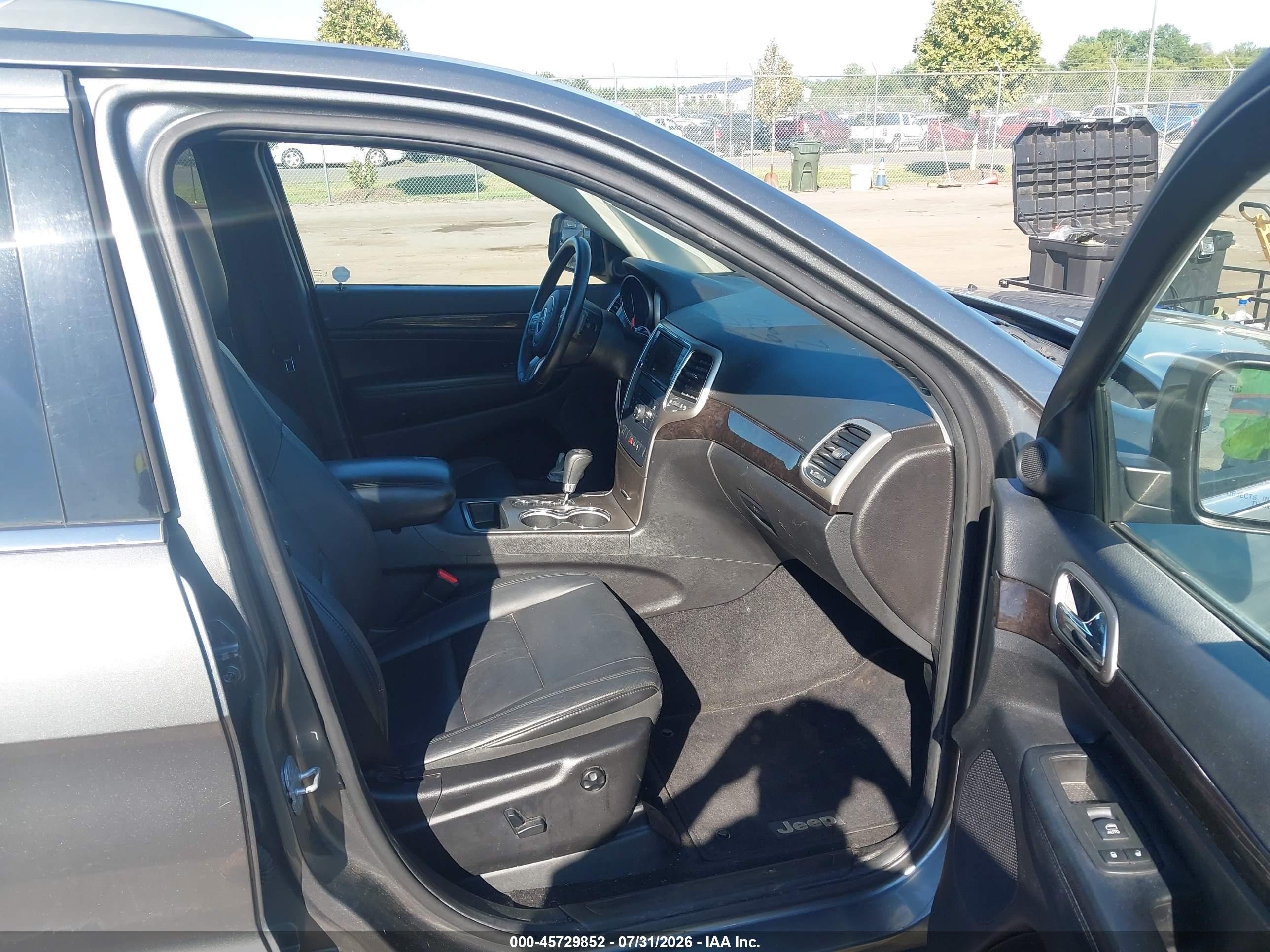 2013 Jeep Grand Cherokee Laredo Gray vin: 1C4RJFAG6DC542498