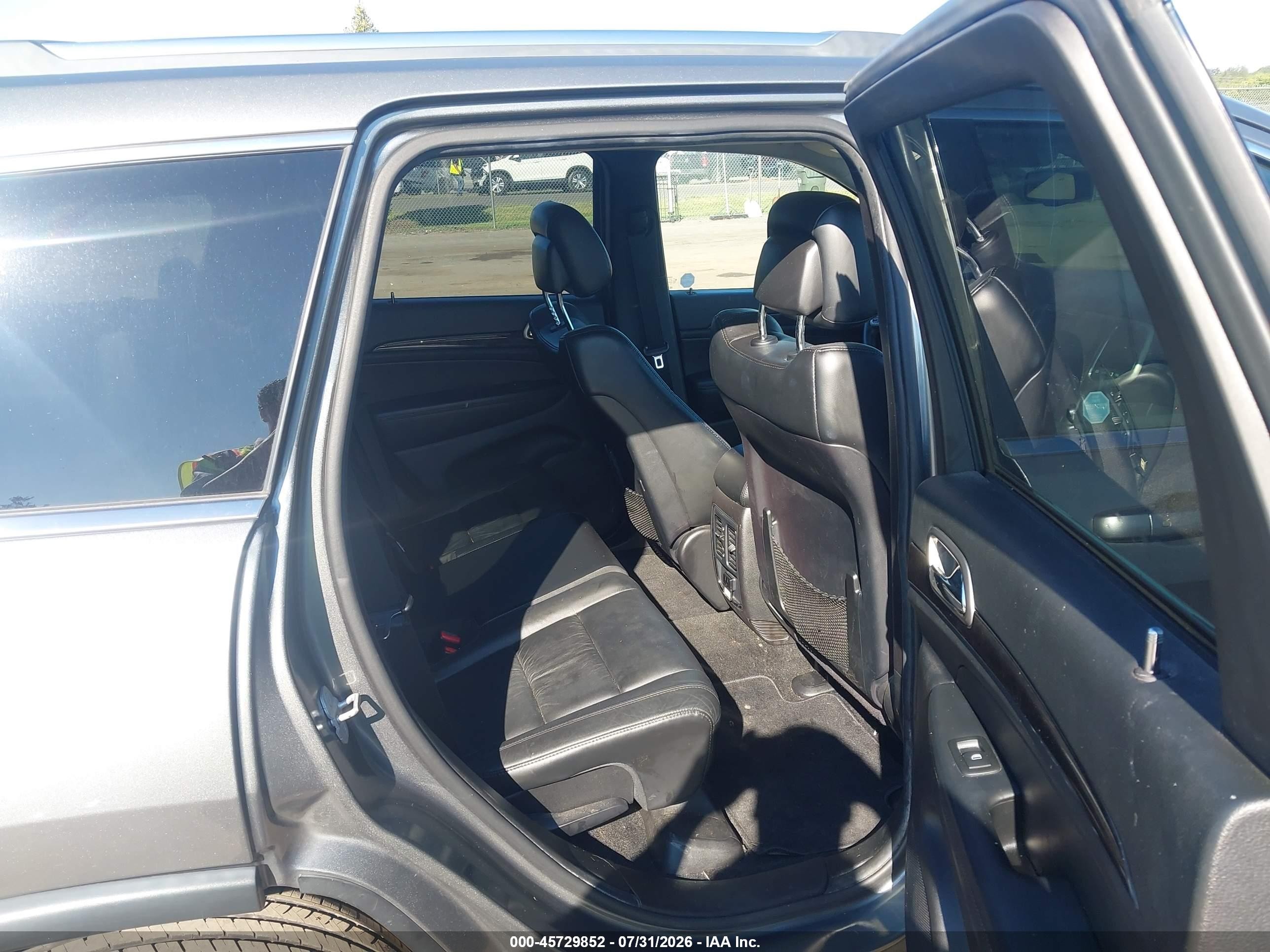 2013 Jeep Grand Cherokee Laredo Gray vin: 1C4RJFAG6DC542498