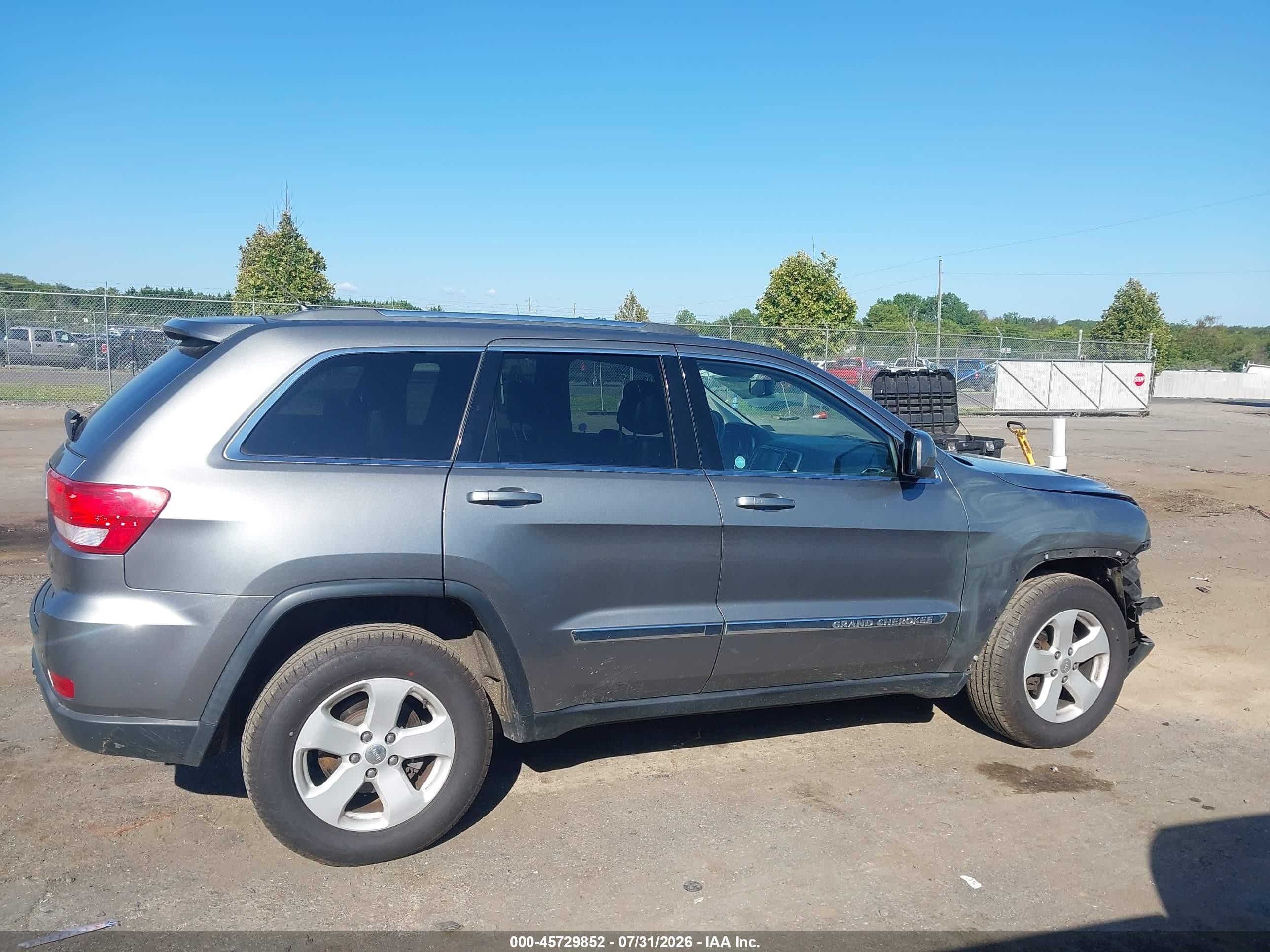 2013 Jeep Grand Cherokee Laredo Gray vin: 1C4RJFAG6DC542498