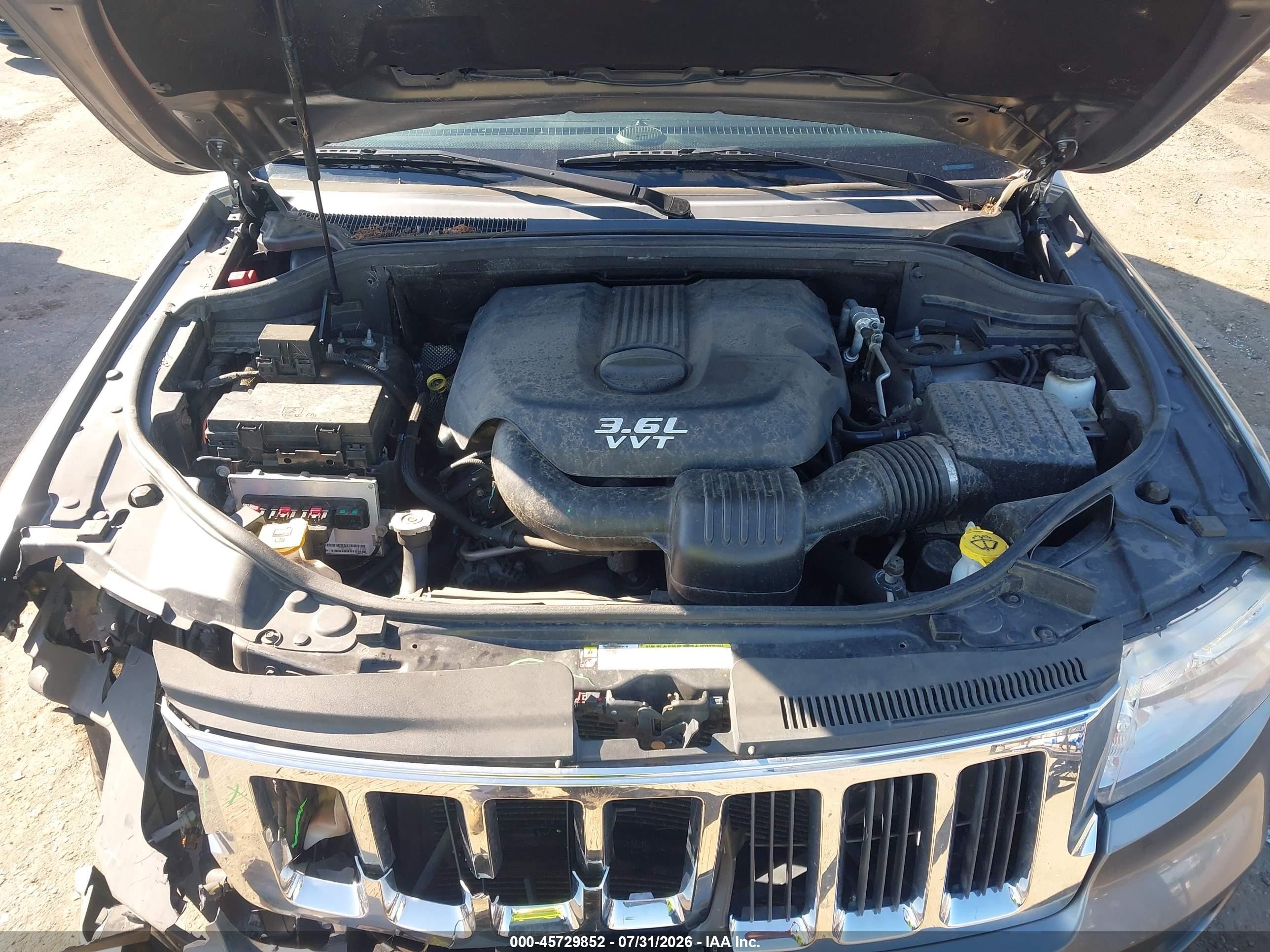 2013 Jeep Grand Cherokee Laredo Gray vin: 1C4RJFAG6DC542498