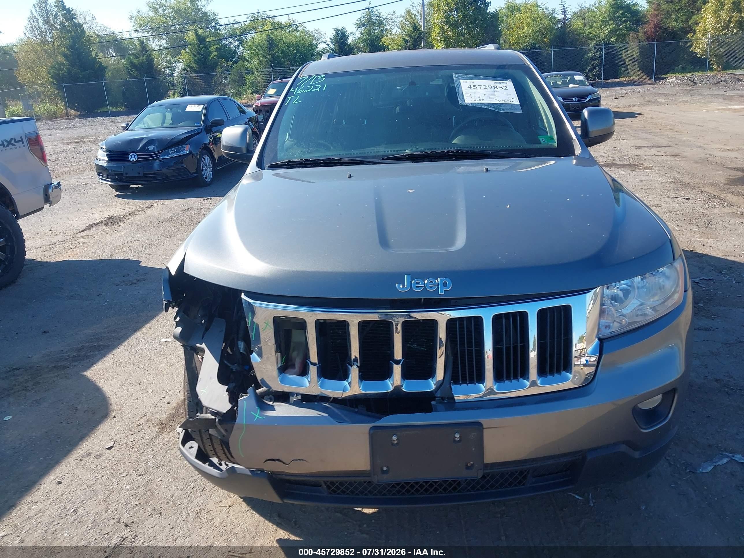 2013 Jeep Grand Cherokee Laredo Gray vin: 1C4RJFAG6DC542498