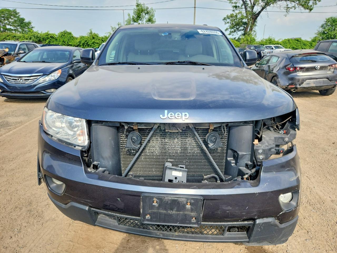 2013 Jeep Grand Cherokee Laredo Gray vin: 1C4RJFAG6DC551167