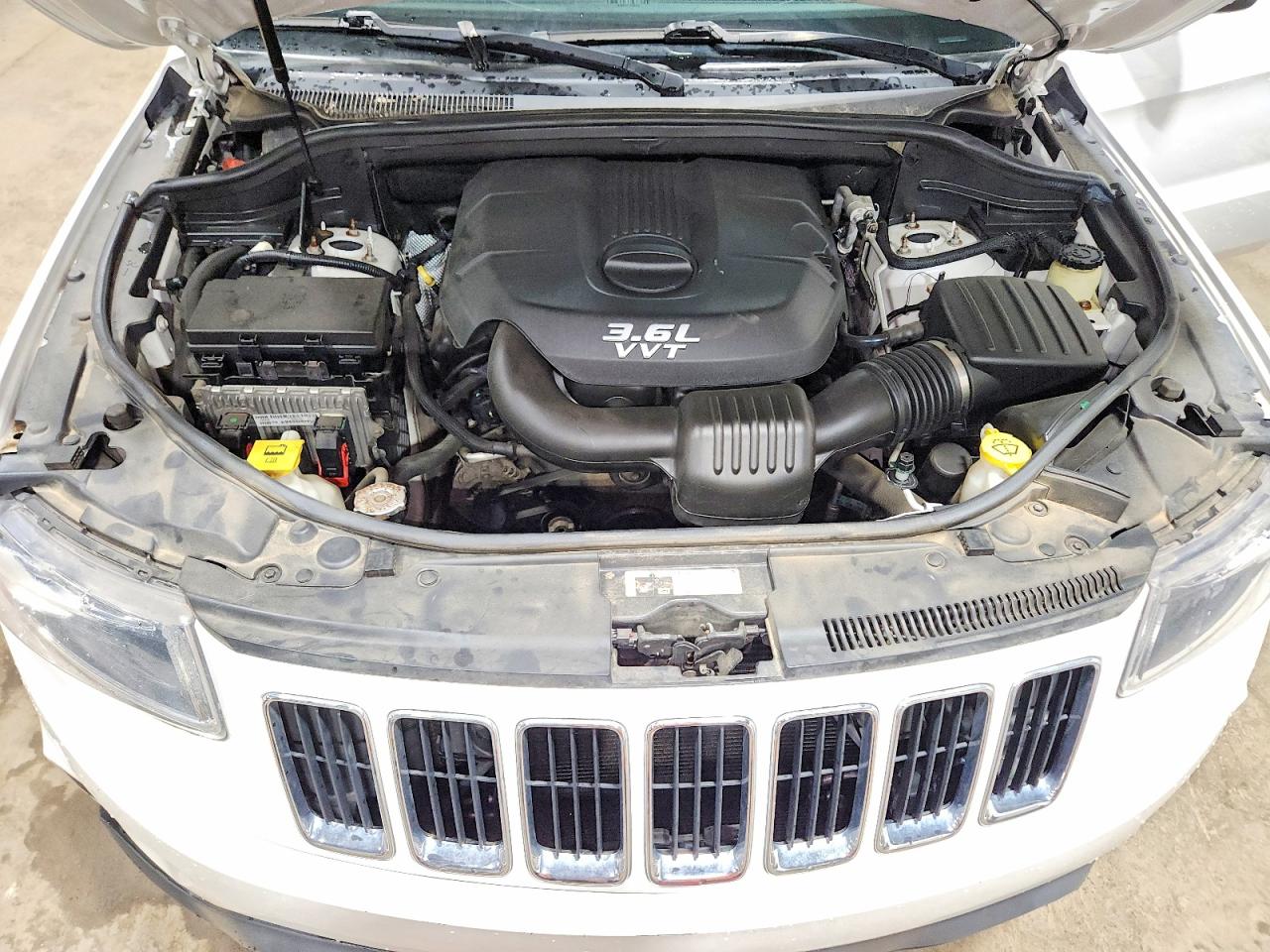 2014 Jeep Gran Chero White vin: 1C4RJFAG6EC128915