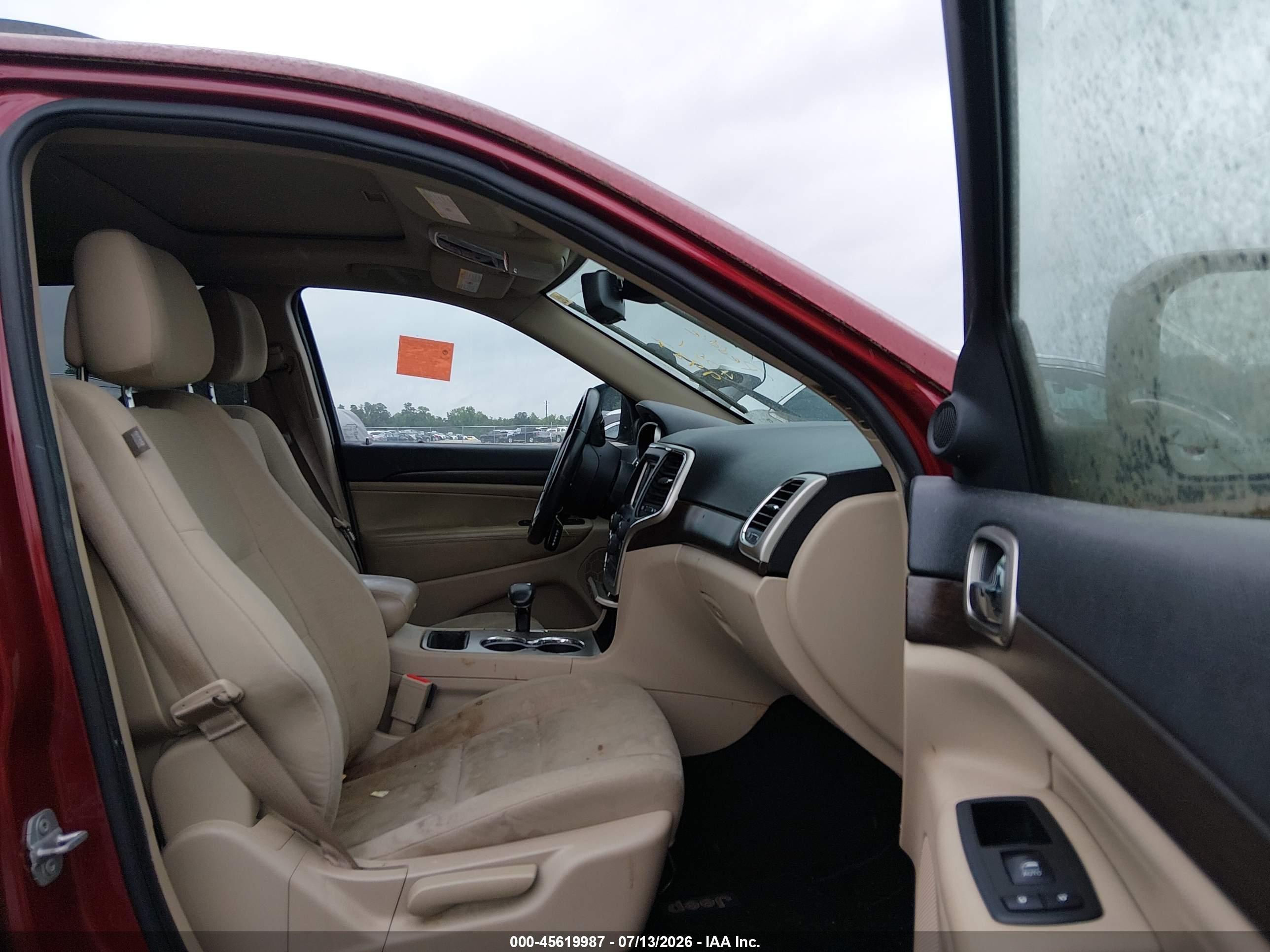 2014 Jeep Grand Cherokee Laredo Red vin: 1C4RJFAG6EC204892