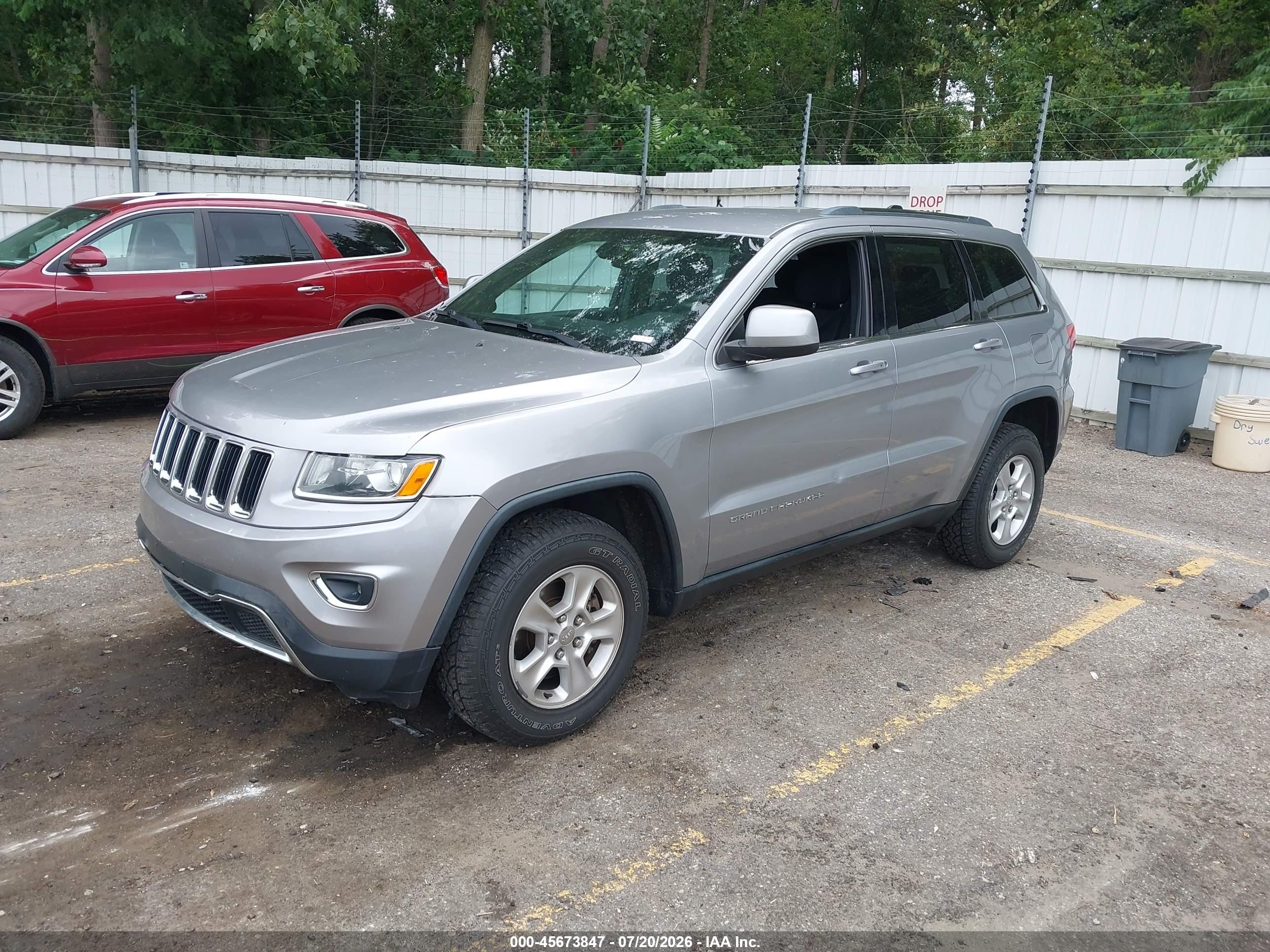 2014 Jeep Grand Cherokee Laredo Silver vin: 1C4RJFAG6EC215004