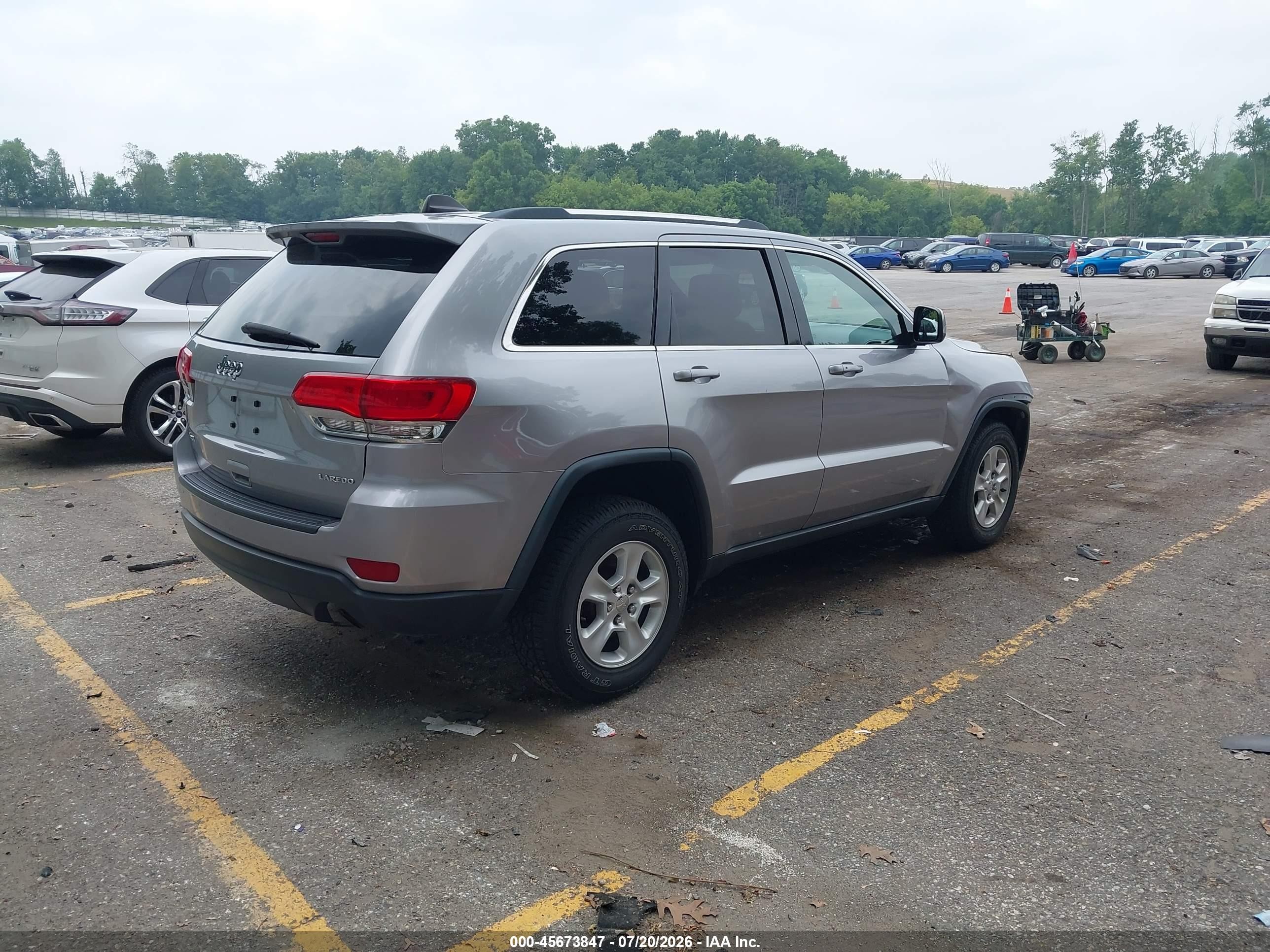 2014 Jeep Grand Cherokee Laredo Silver vin: 1C4RJFAG6EC215004