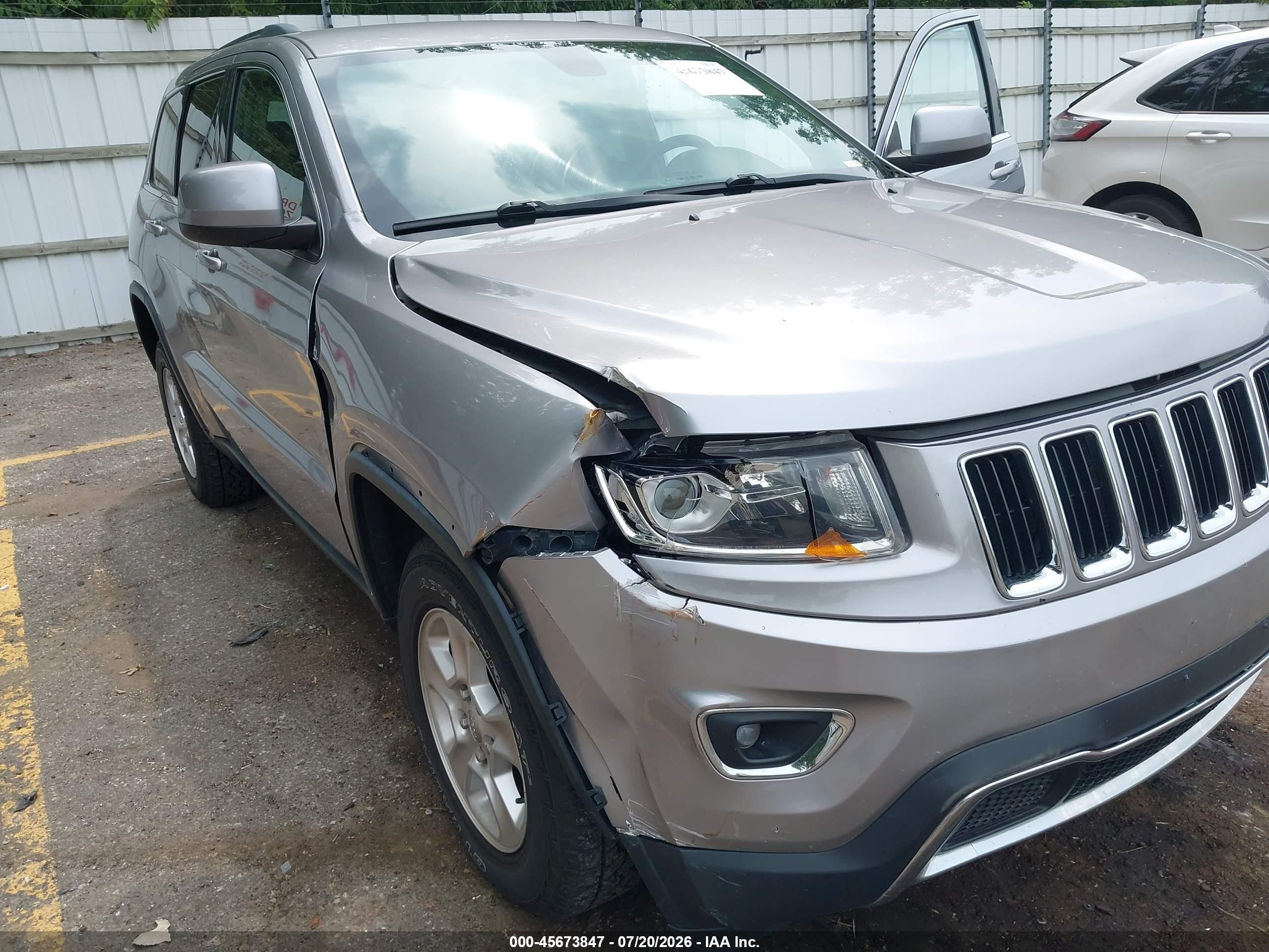 2014 Jeep Grand Cherokee Laredo Silver vin: 1C4RJFAG6EC215004