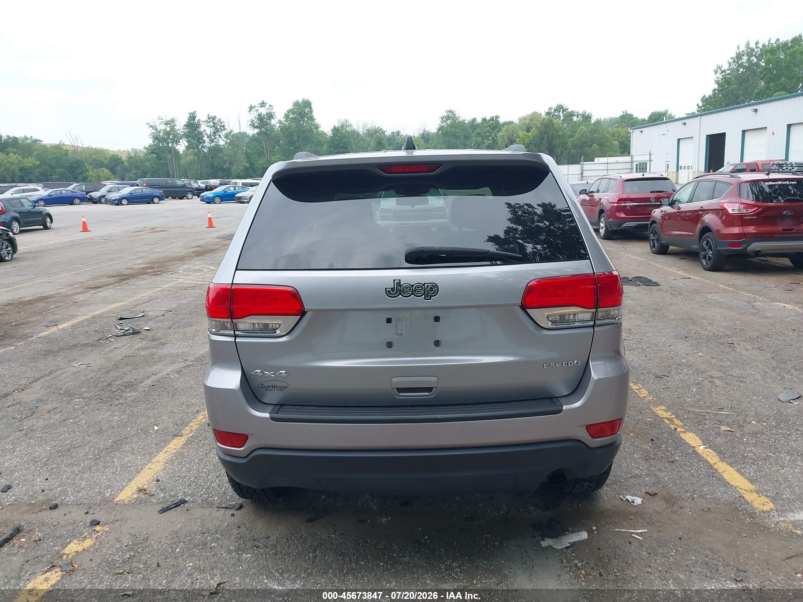 2014 Jeep Grand Cherokee Laredo Silver vin: 1C4RJFAG6EC215004
