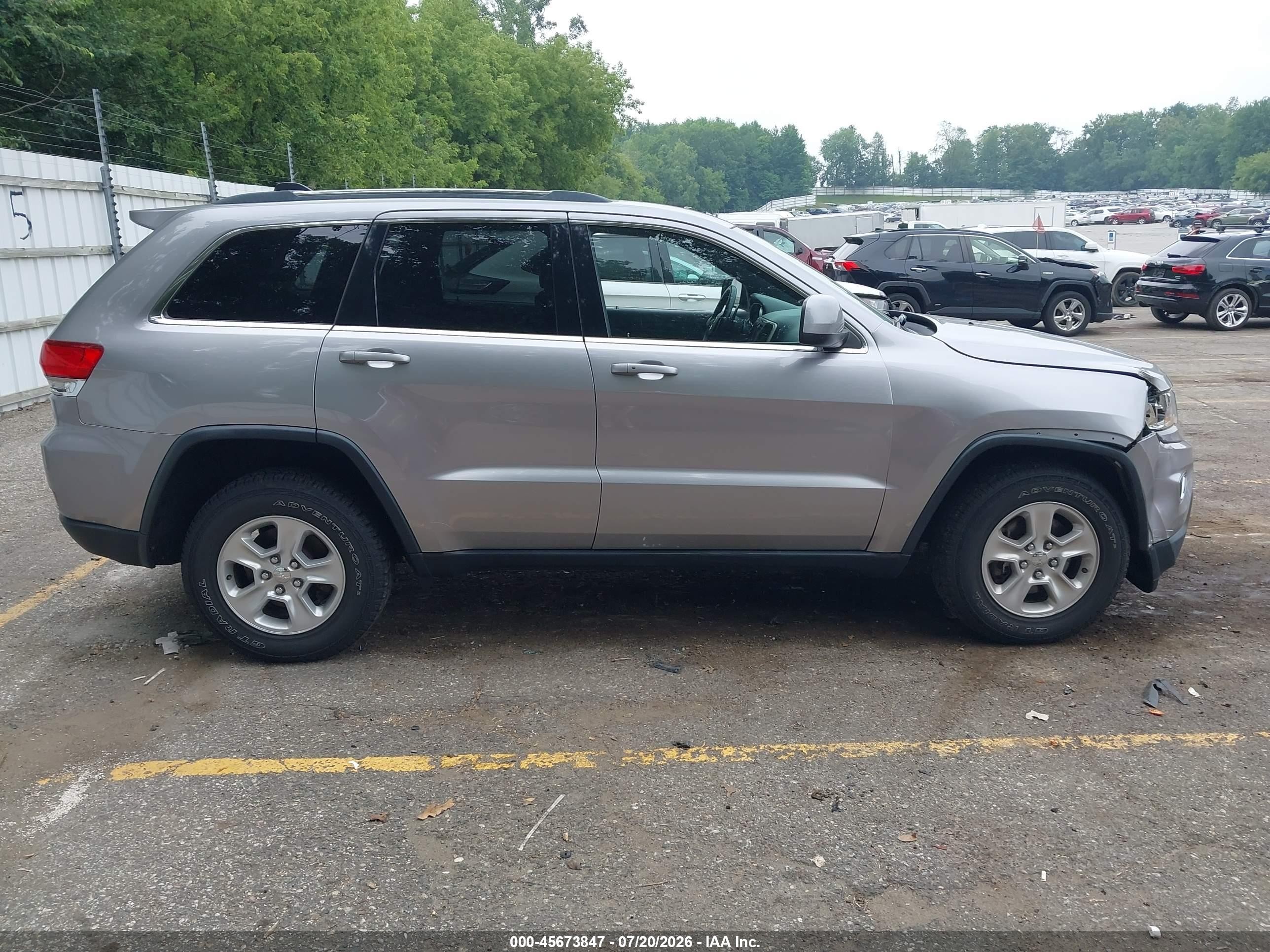 2014 Jeep Grand Cherokee Laredo Silver vin: 1C4RJFAG6EC215004