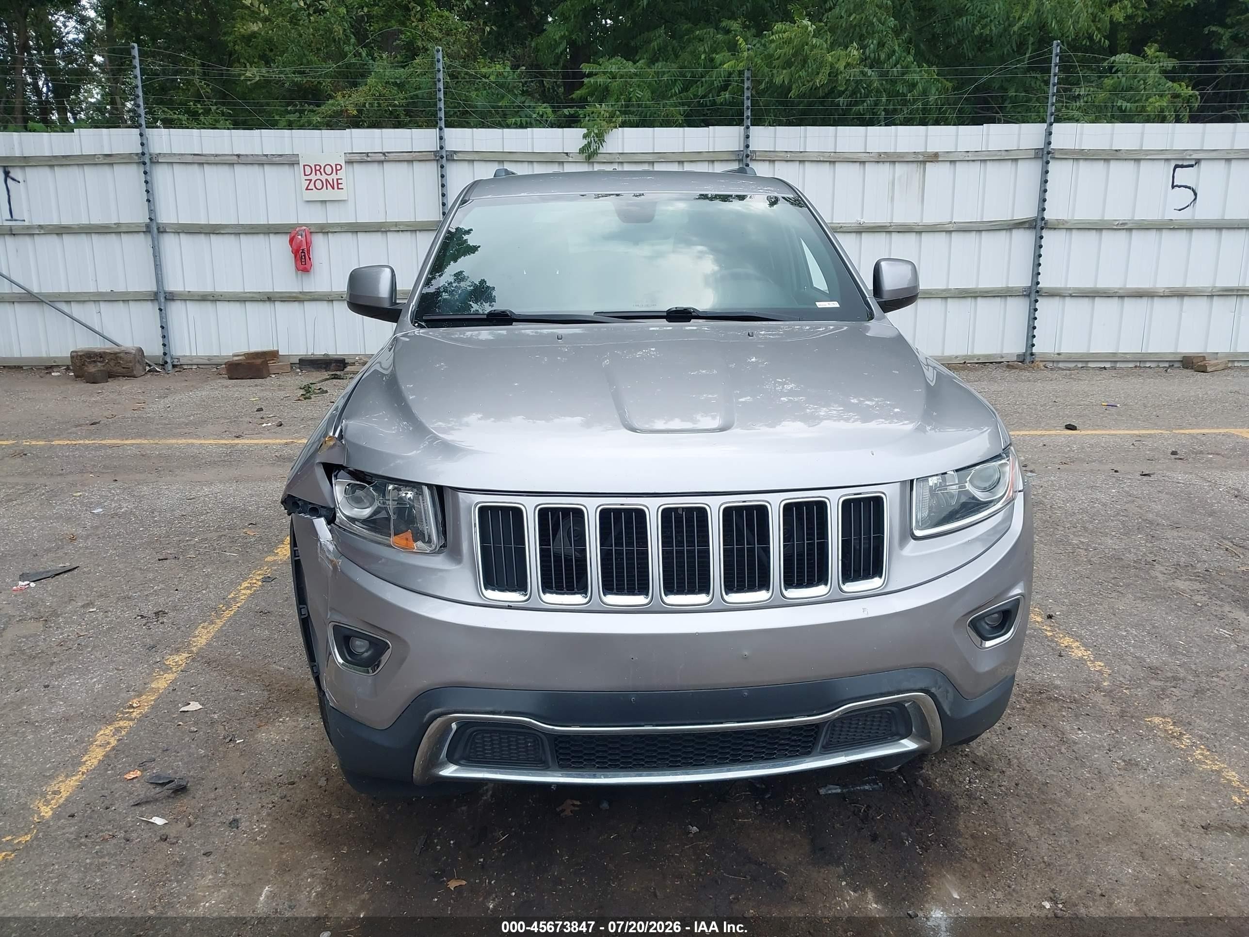 2014 Jeep Grand Cherokee Laredo Silver vin: 1C4RJFAG6EC215004