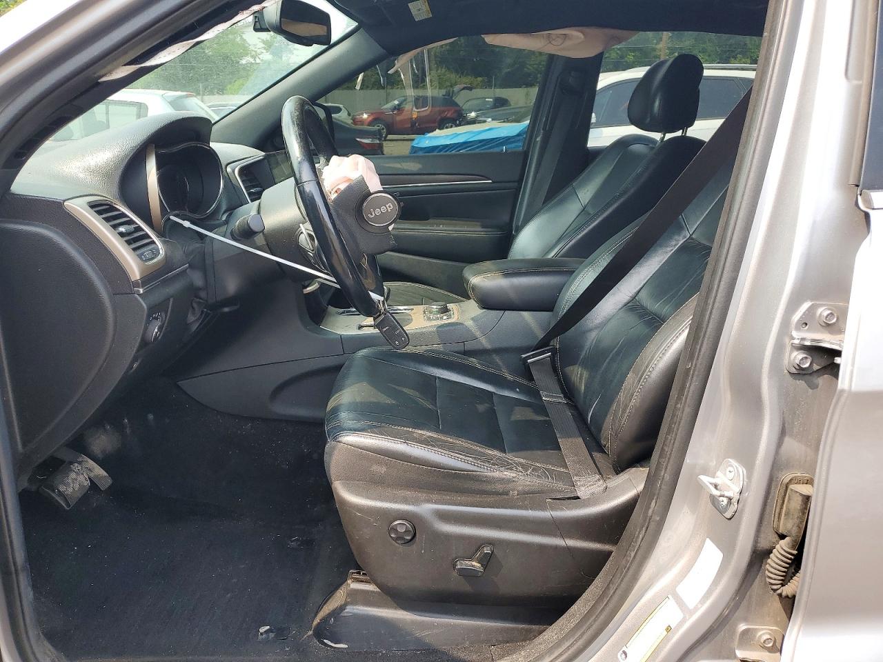 2014 Jeep Grand Cherokee Laredo Silver vin: 1C4RJFAG6EC270004