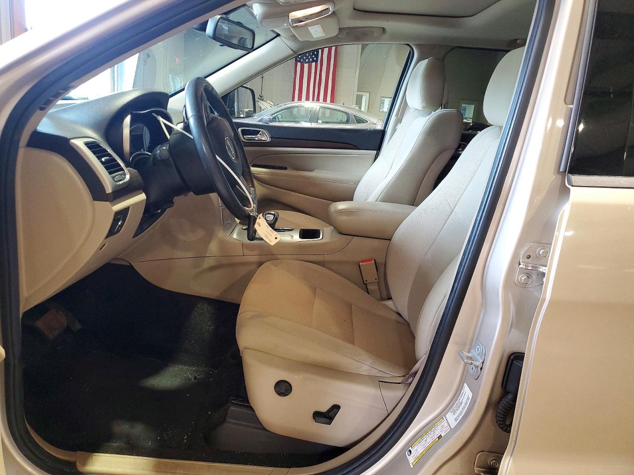 2014 Jeep Grand Cherokee Laredo Gold vin: 1C4RJFAG6EC270181