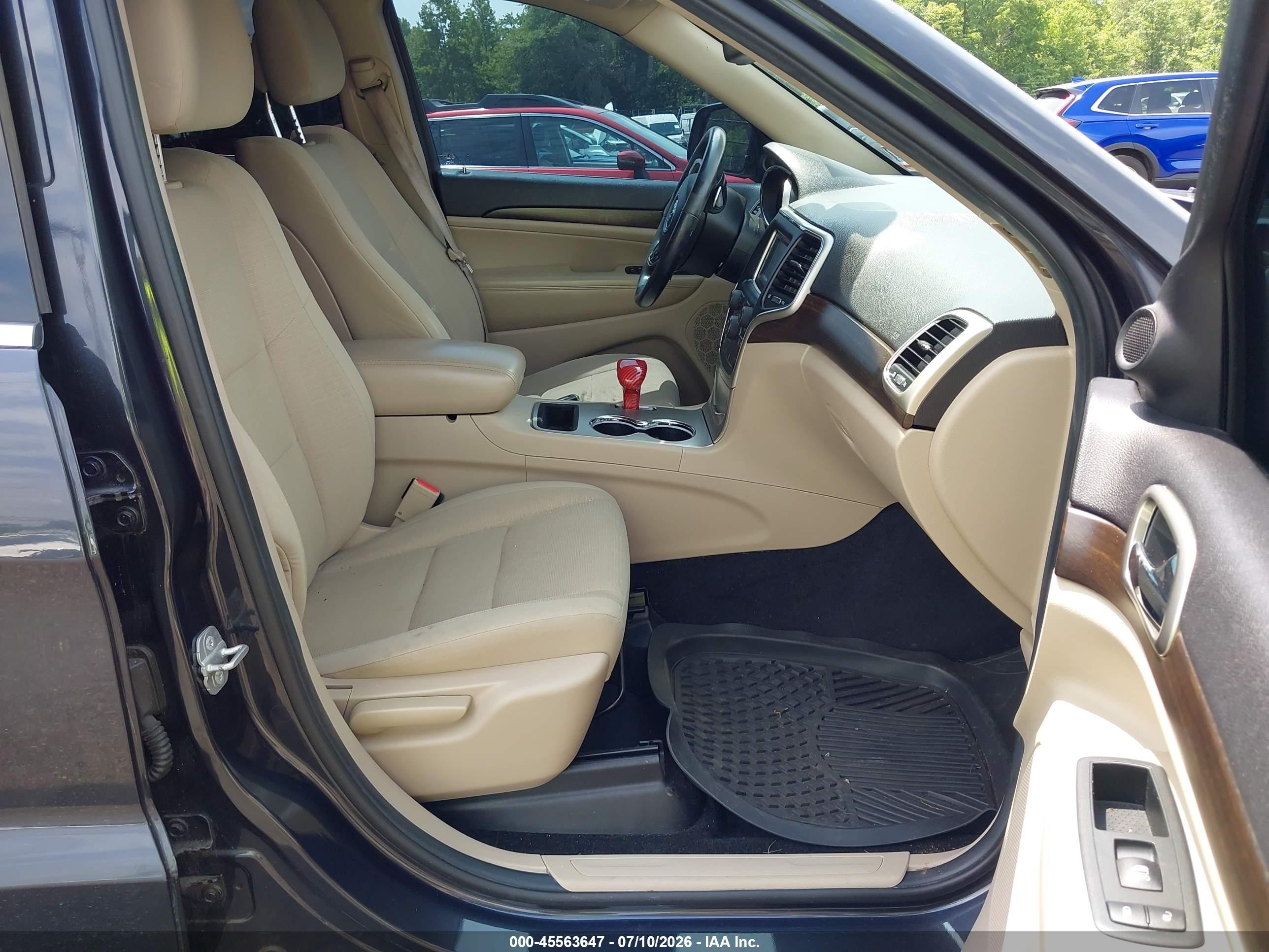 2014 Jeep Grand Cherokee Laredo Silver vin: 1C4RJFAG6EC308198